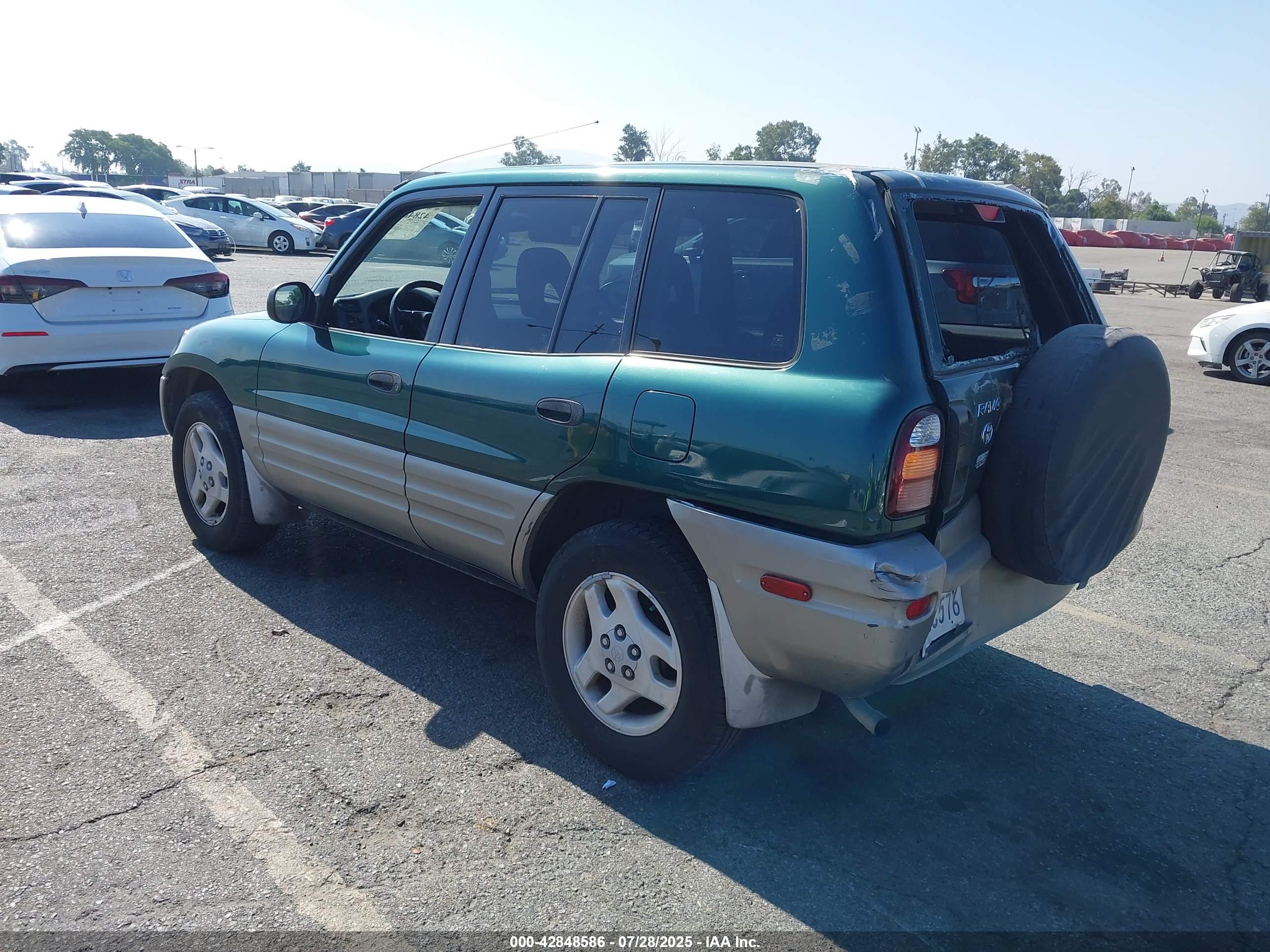 TOYOTA RAV4 image 3