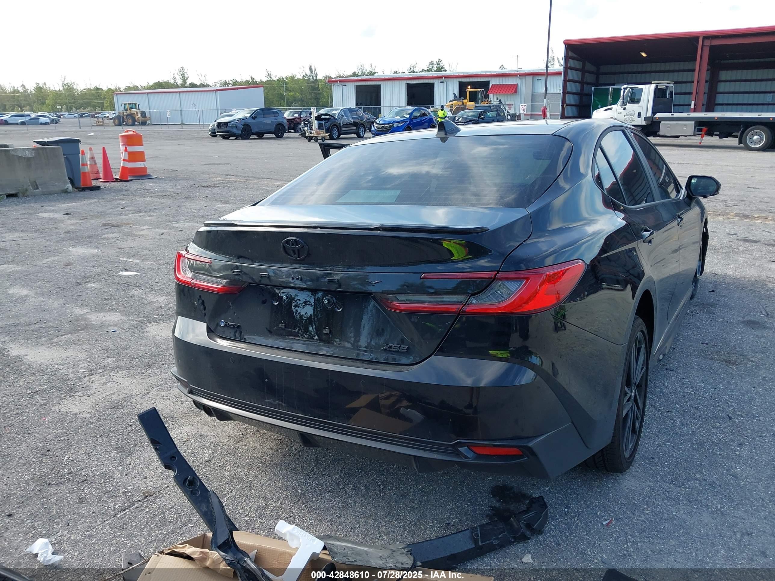 TOYOTA CAMRY image 4