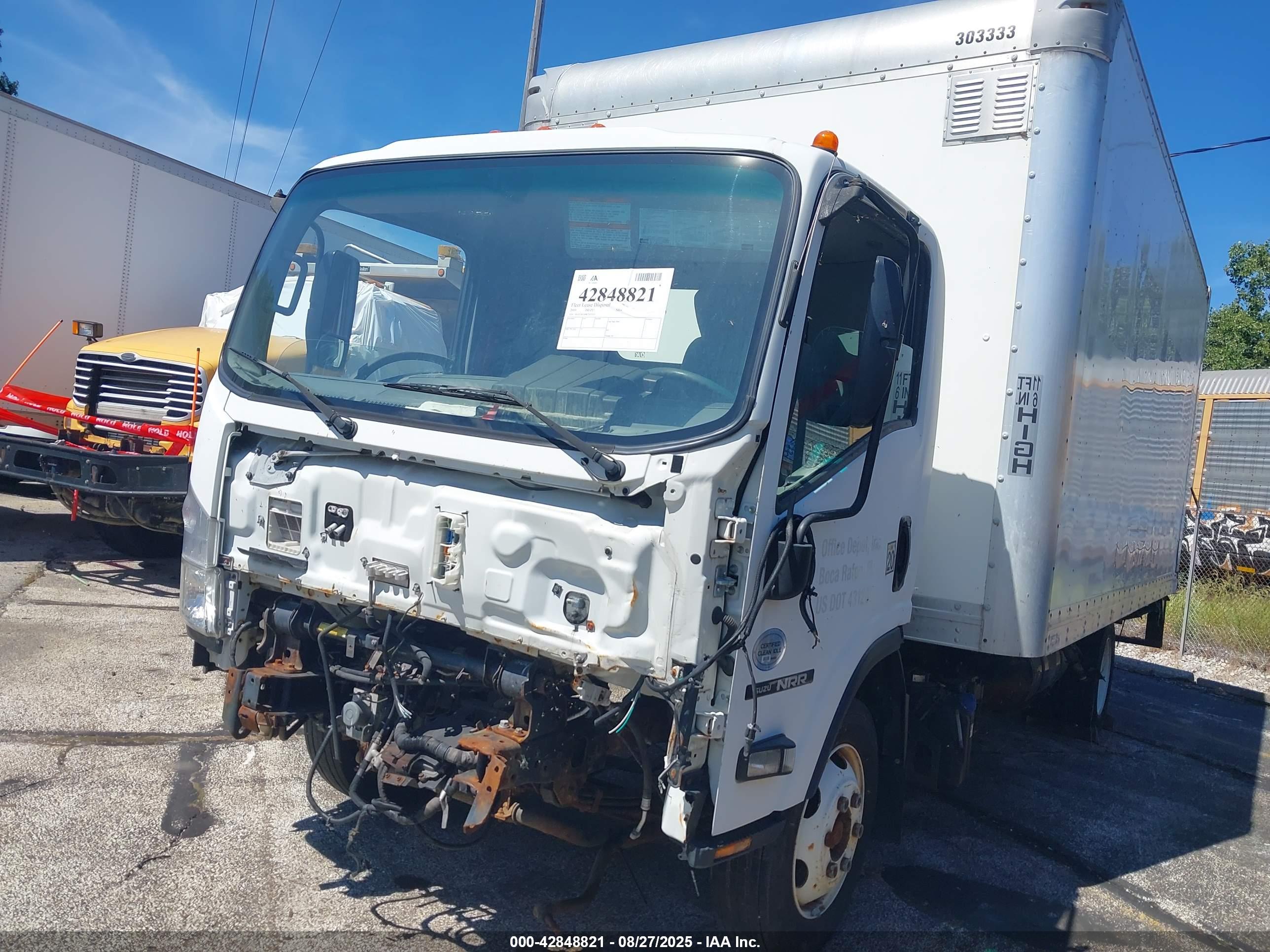 ISUZU NRR image 2