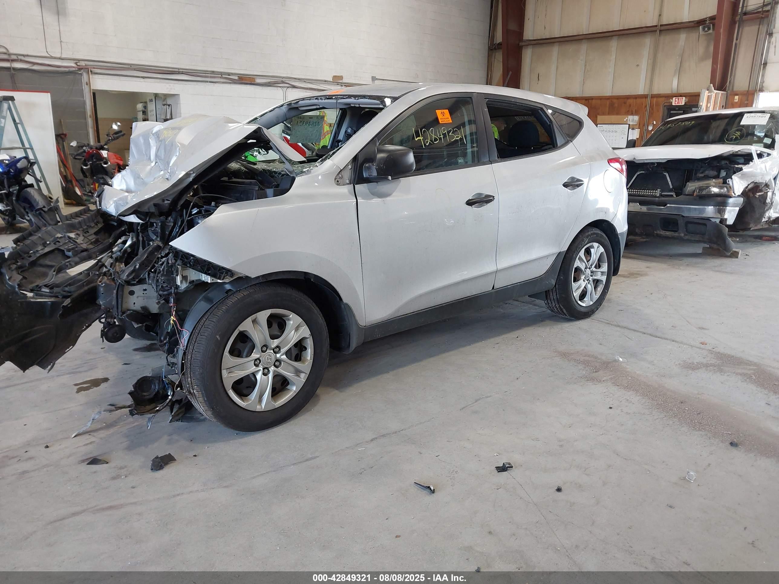 HYUNDAI TUCSON image 2