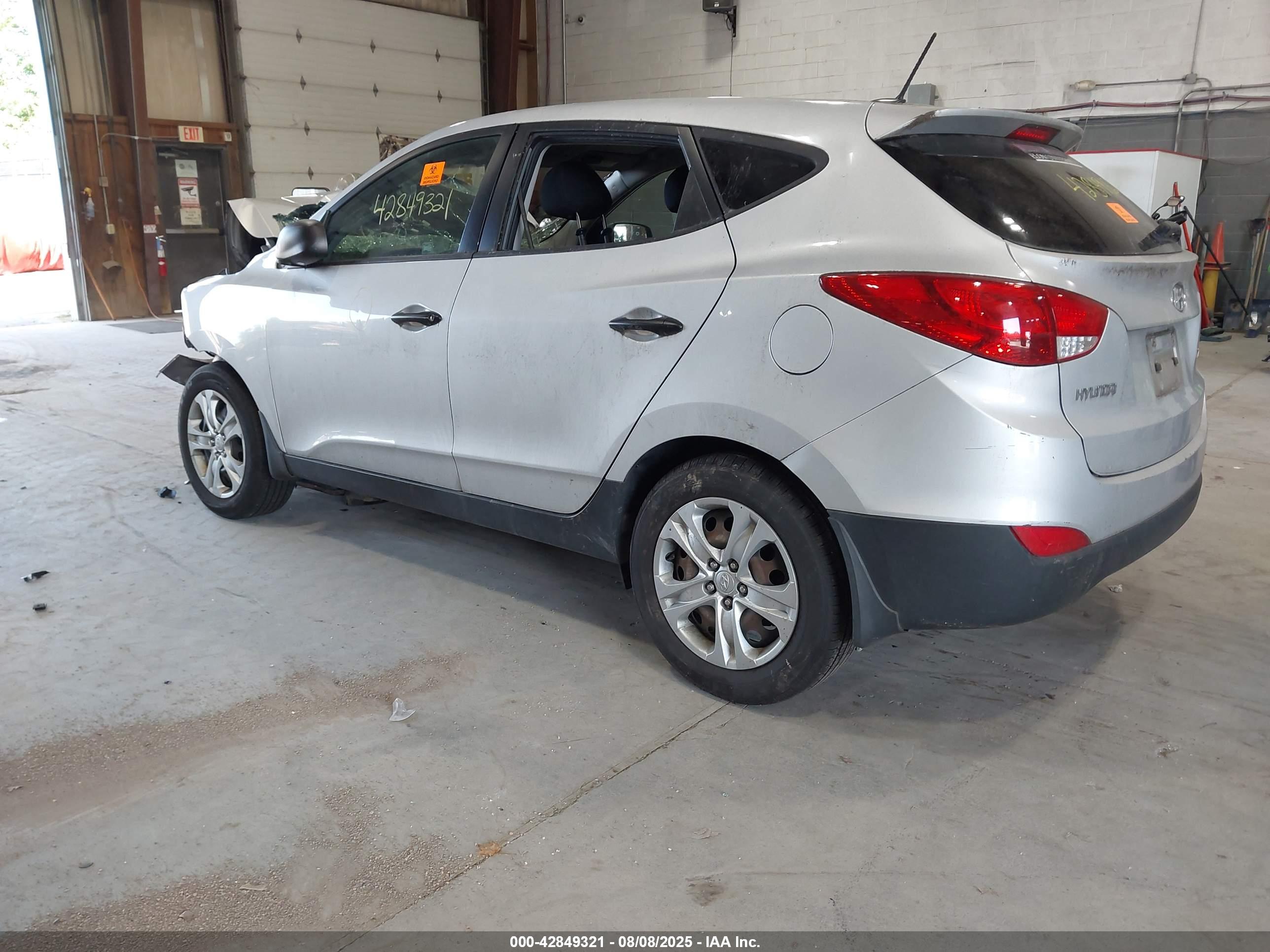 HYUNDAI TUCSON image 3