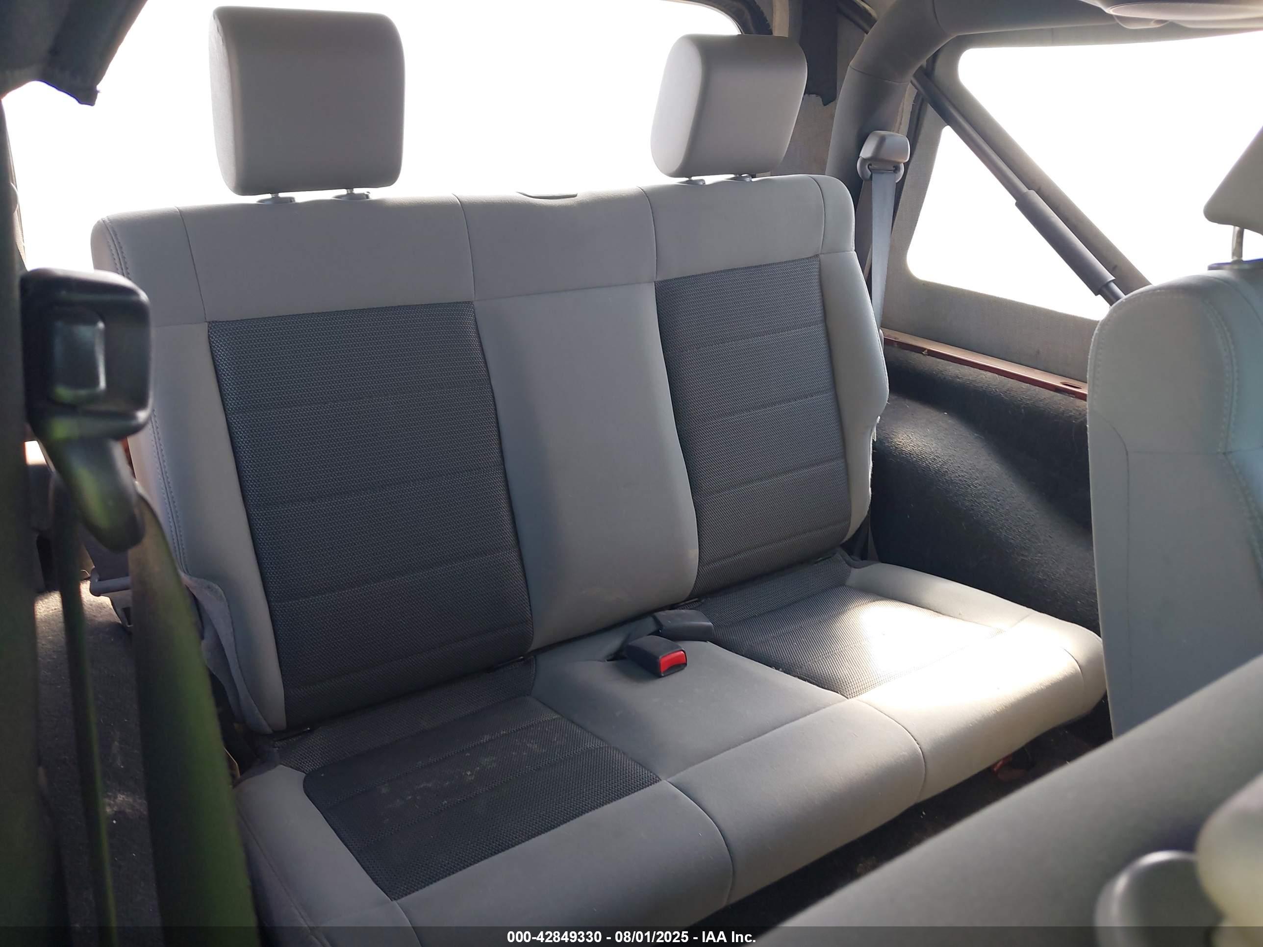 JEEP WRANGLER image 8