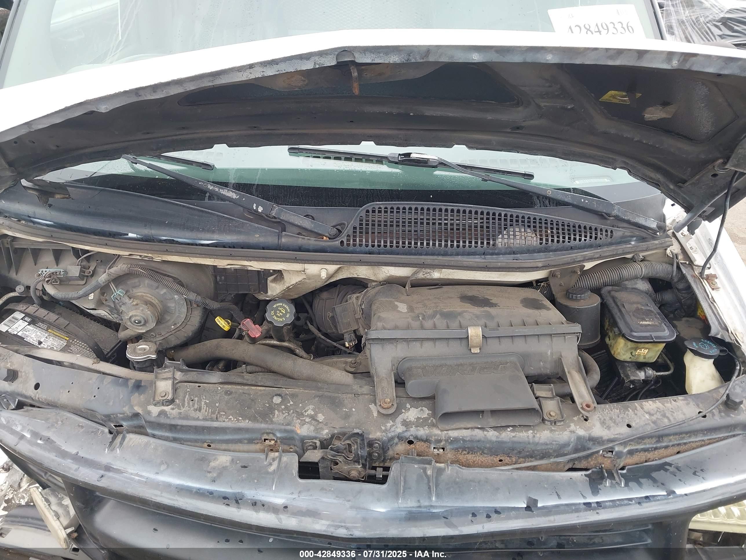 CHEVROLET EXPRESS image 10