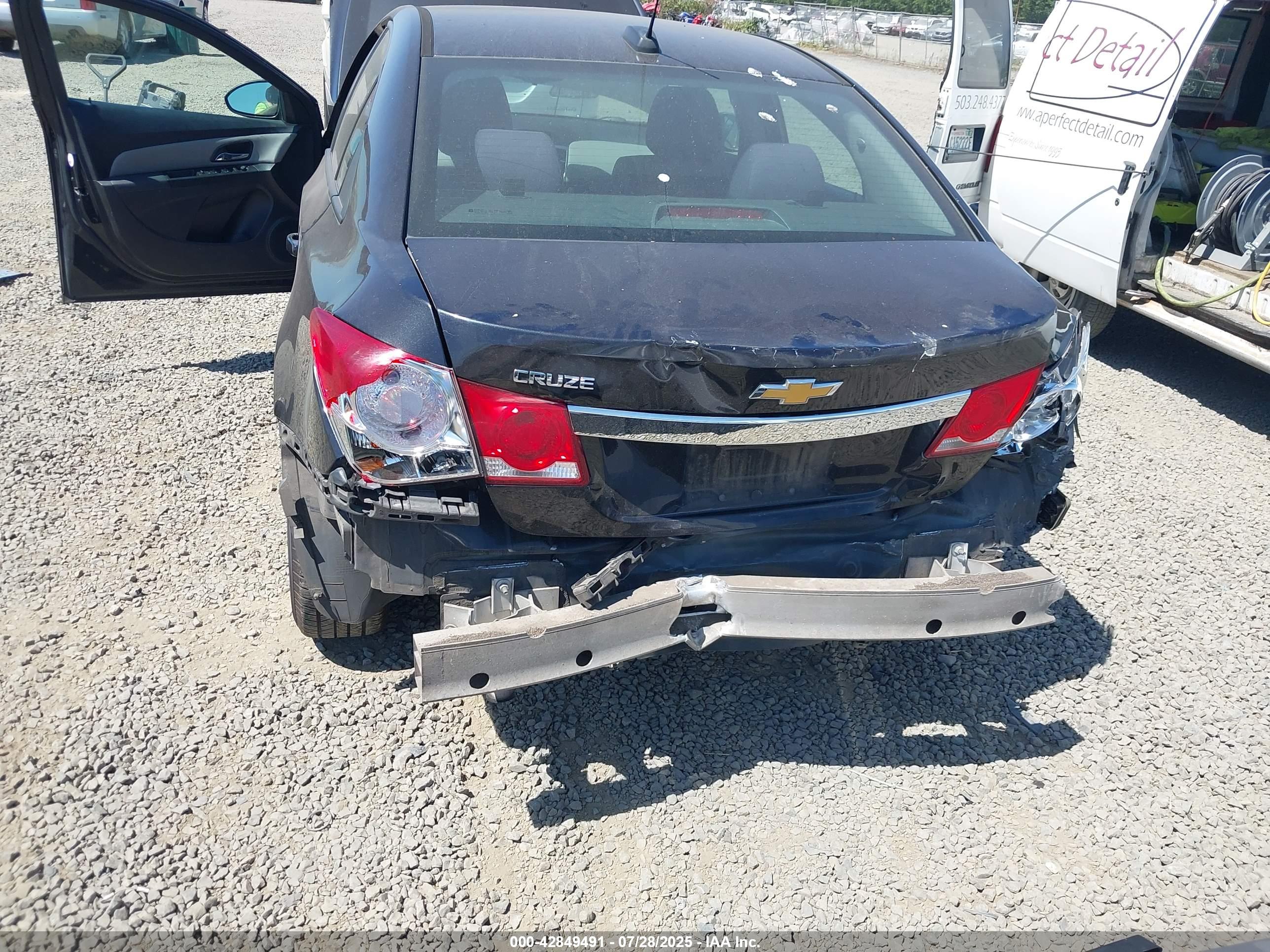 CHEVROLET CRUZE image 6