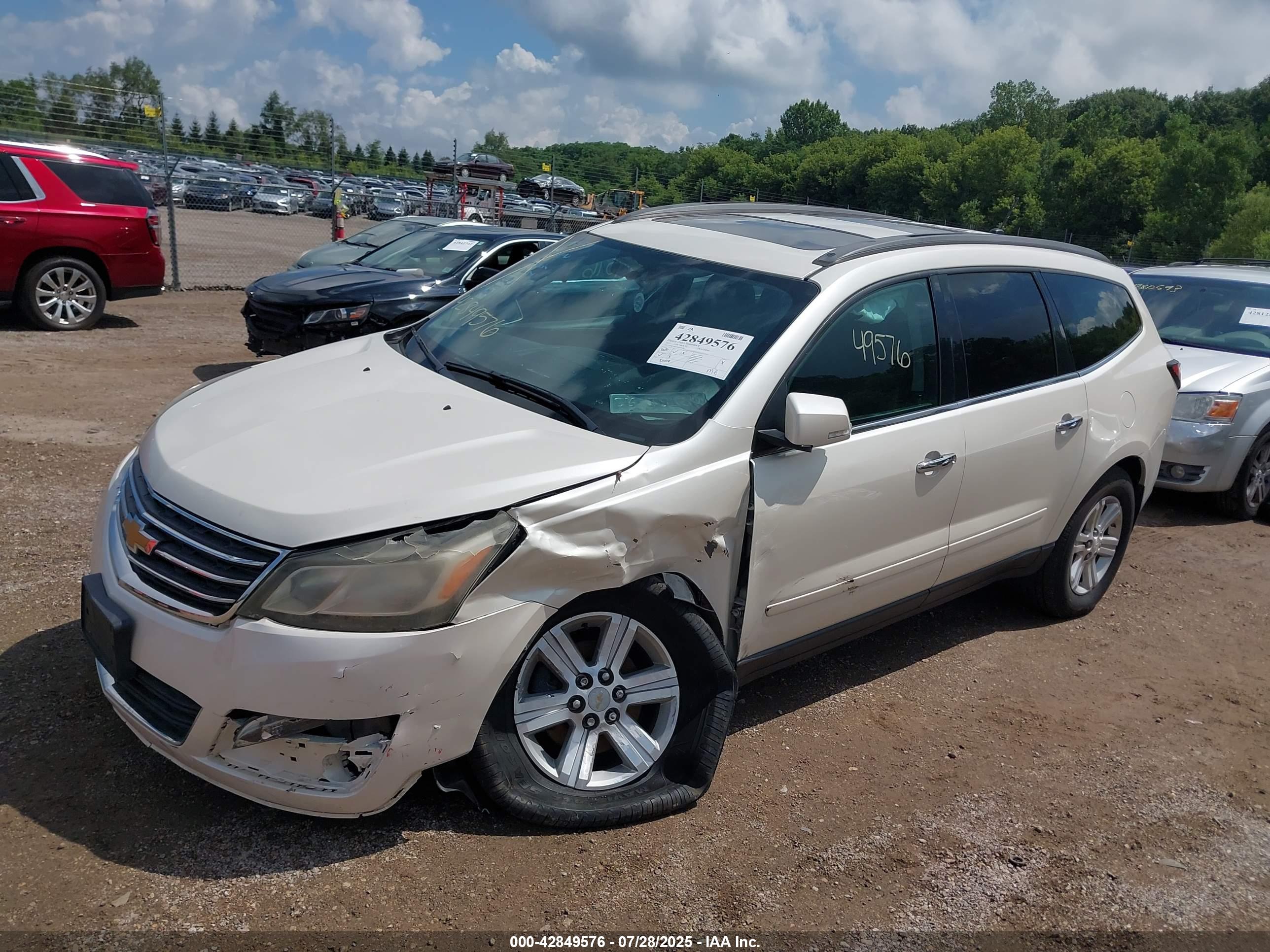 CHEVROLET TRAVERSE image 2