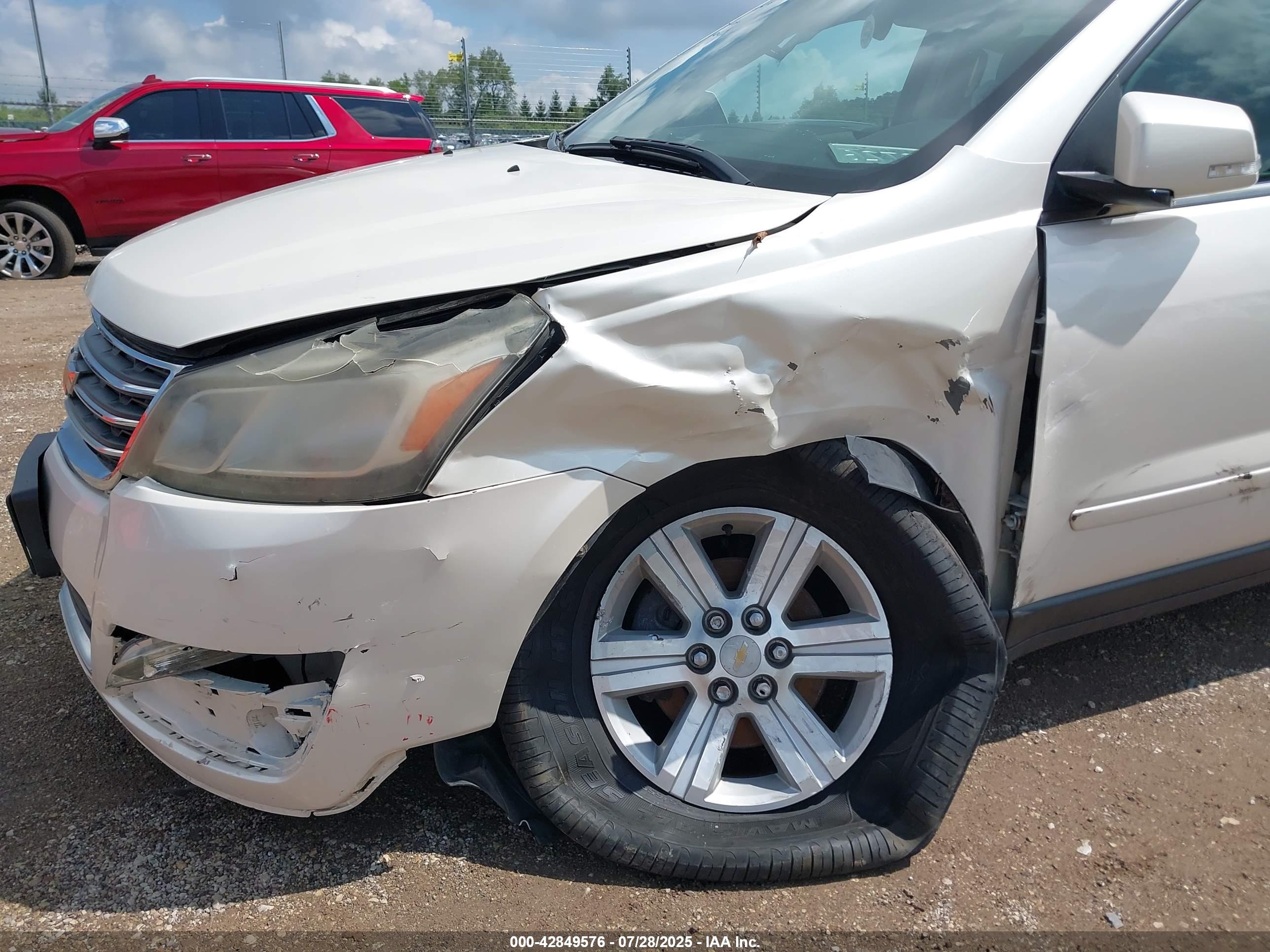 CHEVROLET TRAVERSE image 6