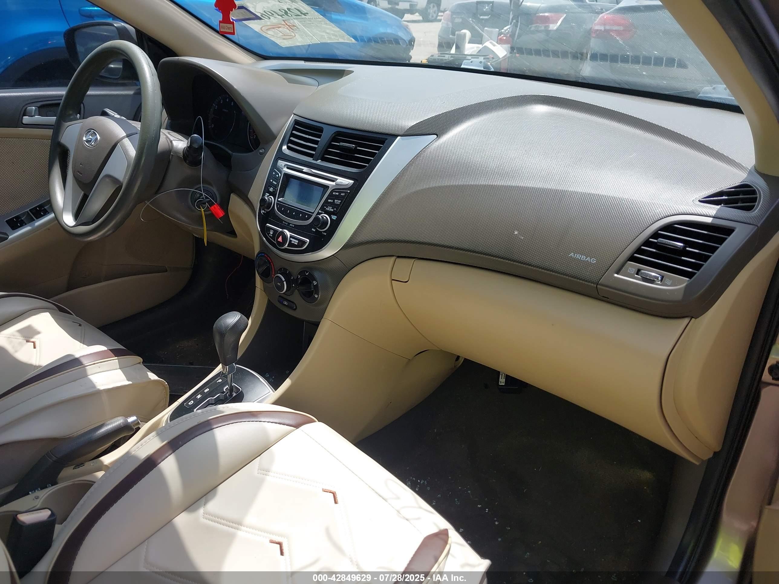HYUNDAI ACCENT image 5