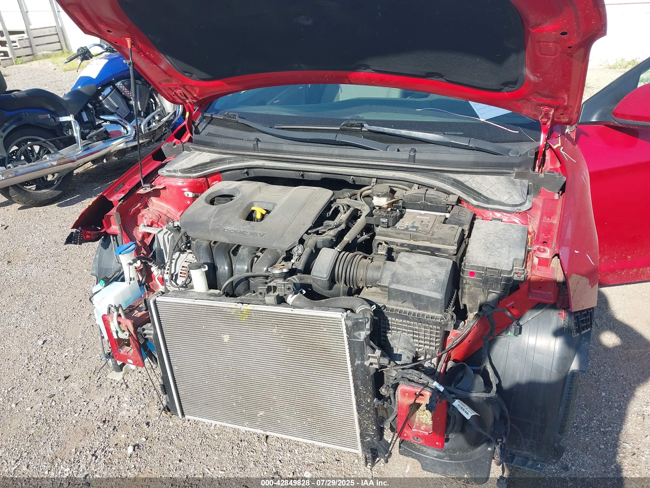 HYUNDAI ELANTRA image 10