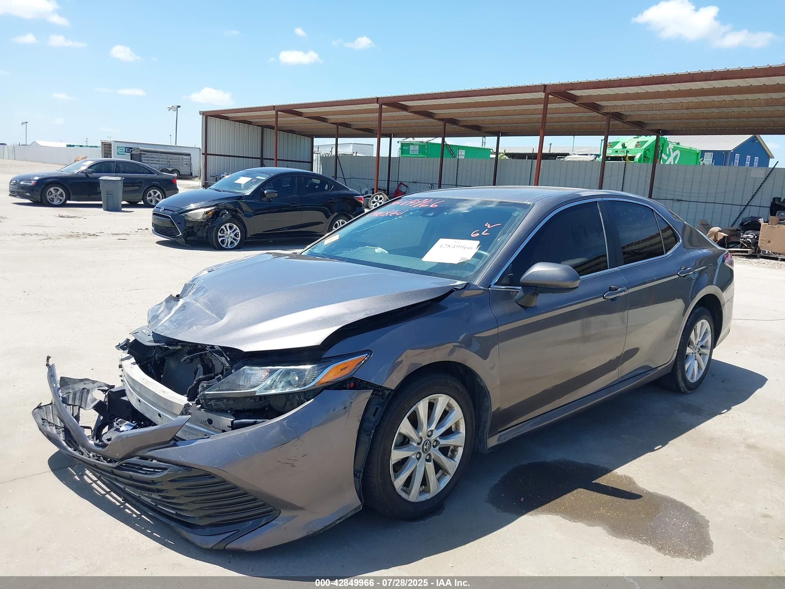 TOYOTA CAMRY image 2