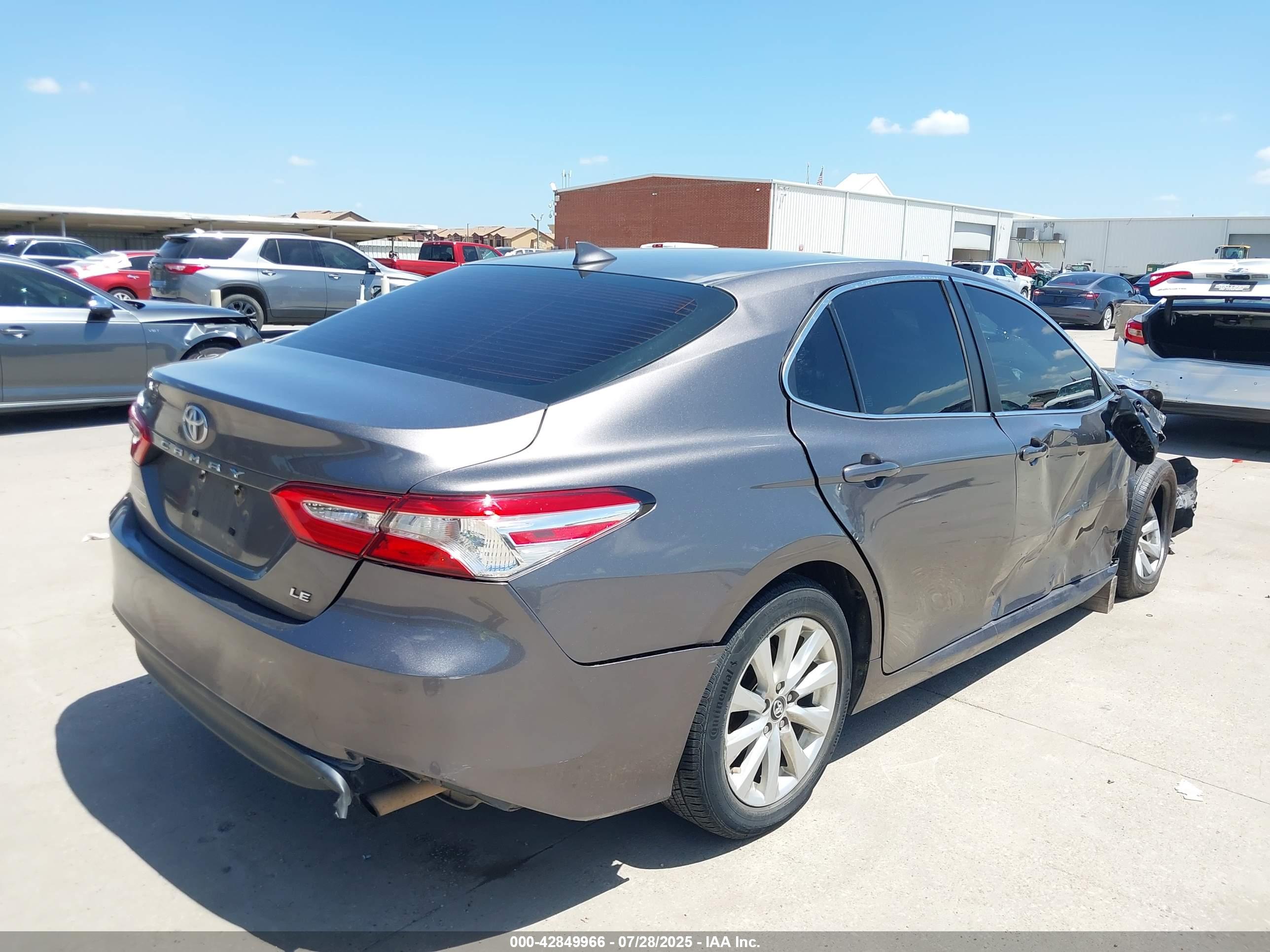 TOYOTA CAMRY image 4