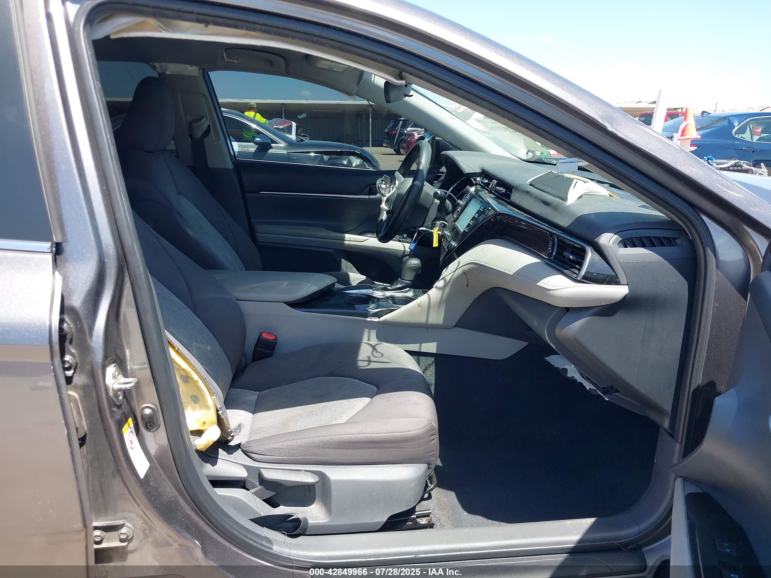 TOYOTA CAMRY image 5