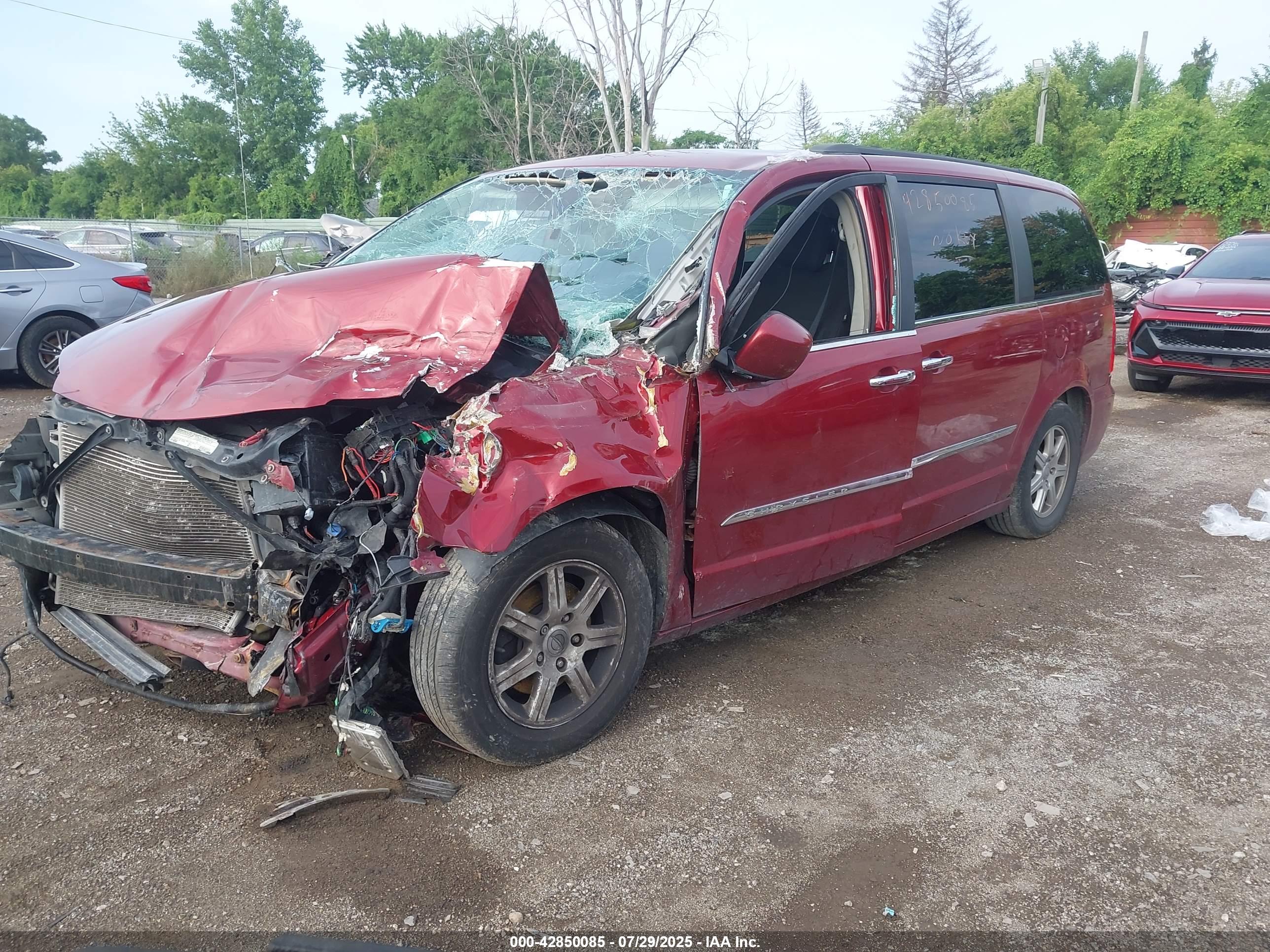CHRYSLER TOWN image 2