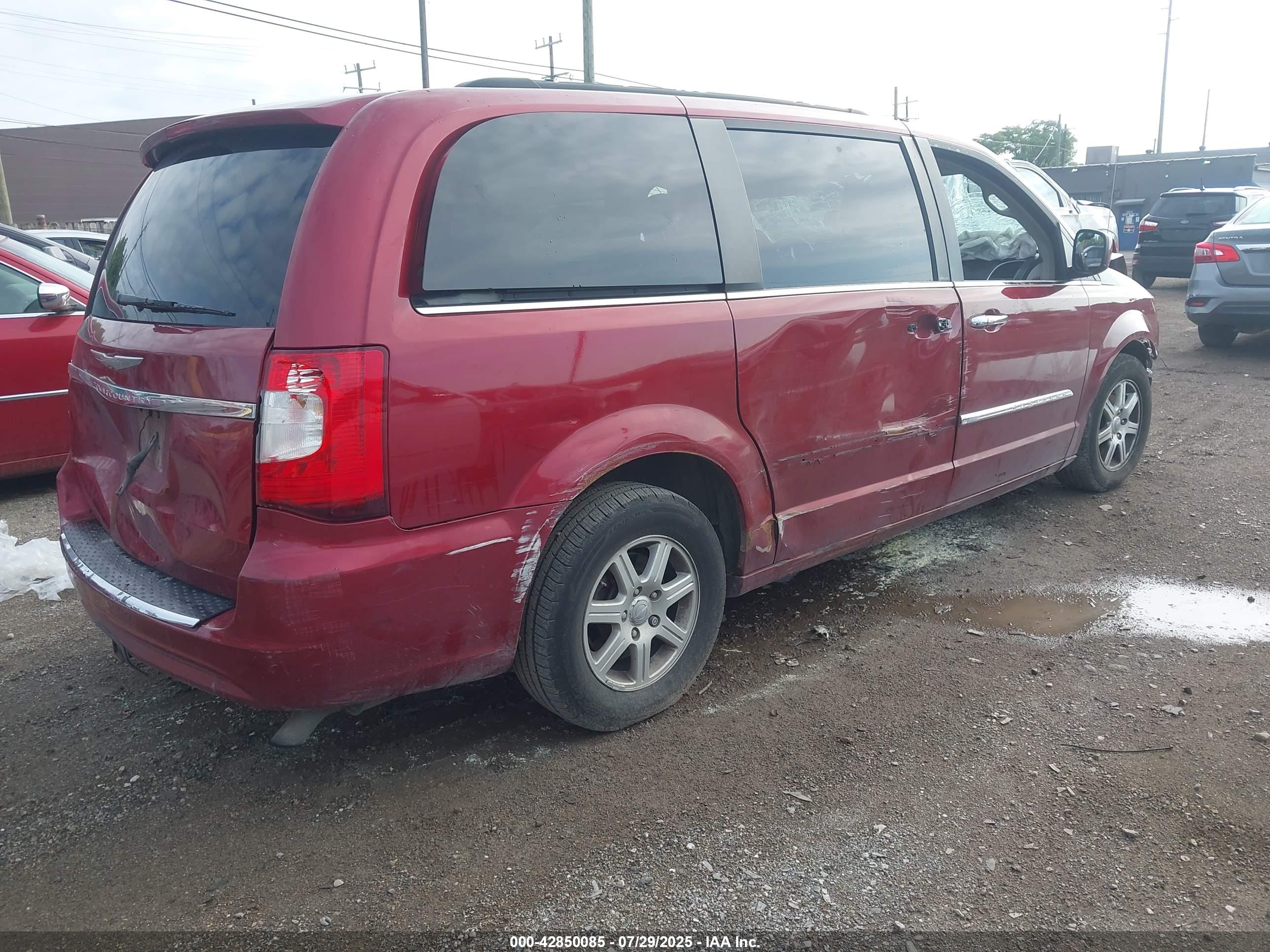 CHRYSLER TOWN image 4
