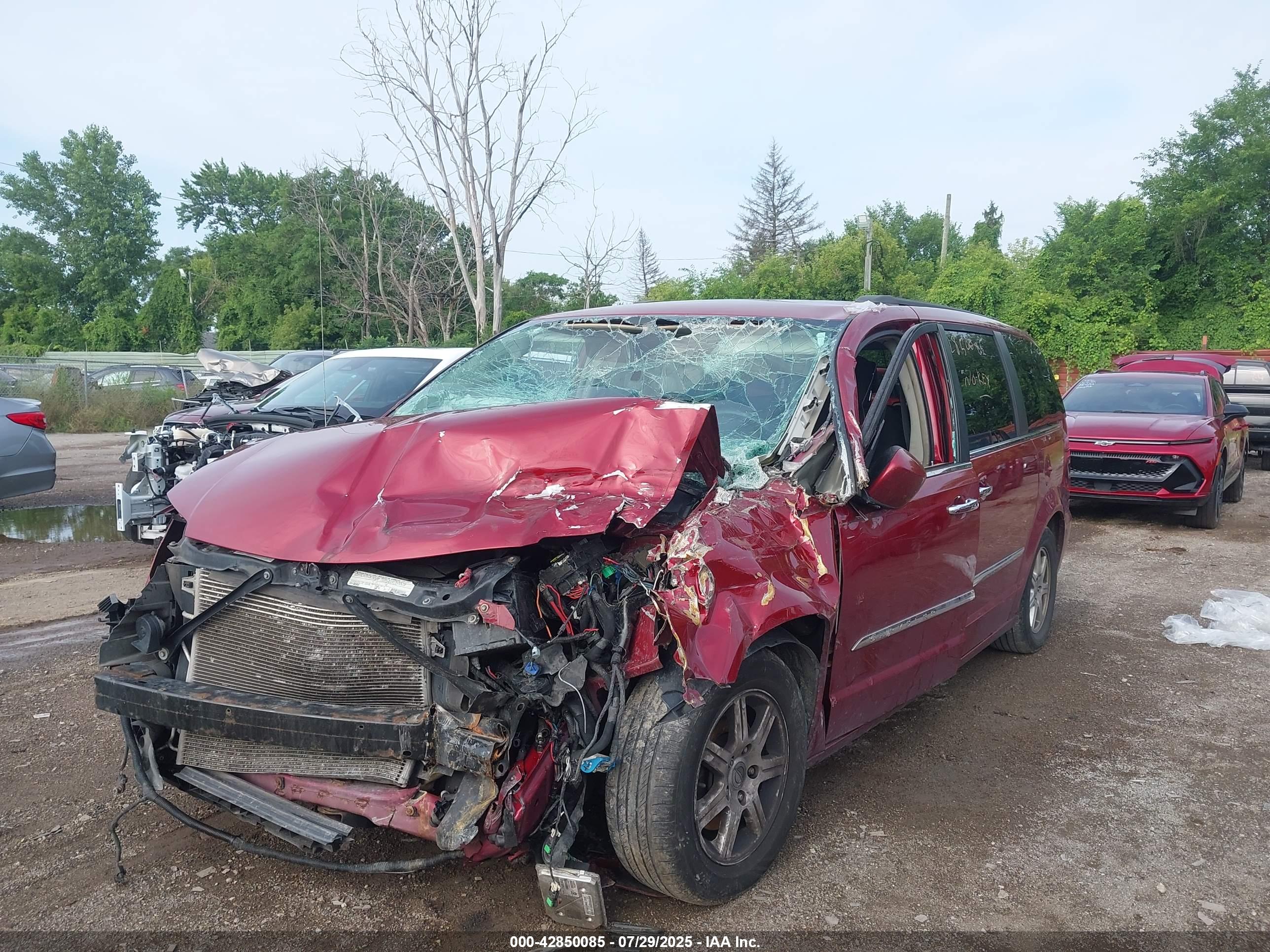 CHRYSLER TOWN image 6