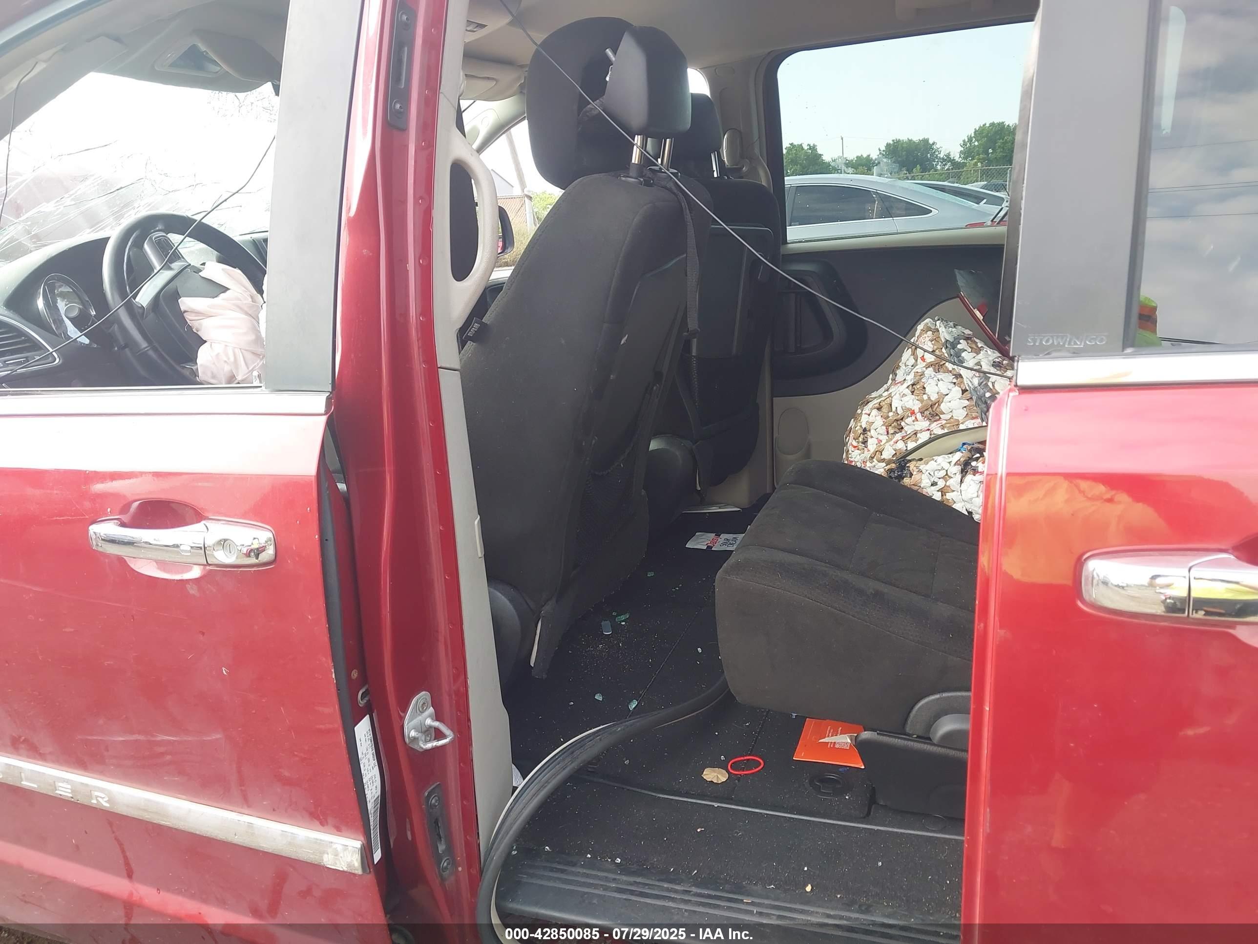 CHRYSLER TOWN image 8