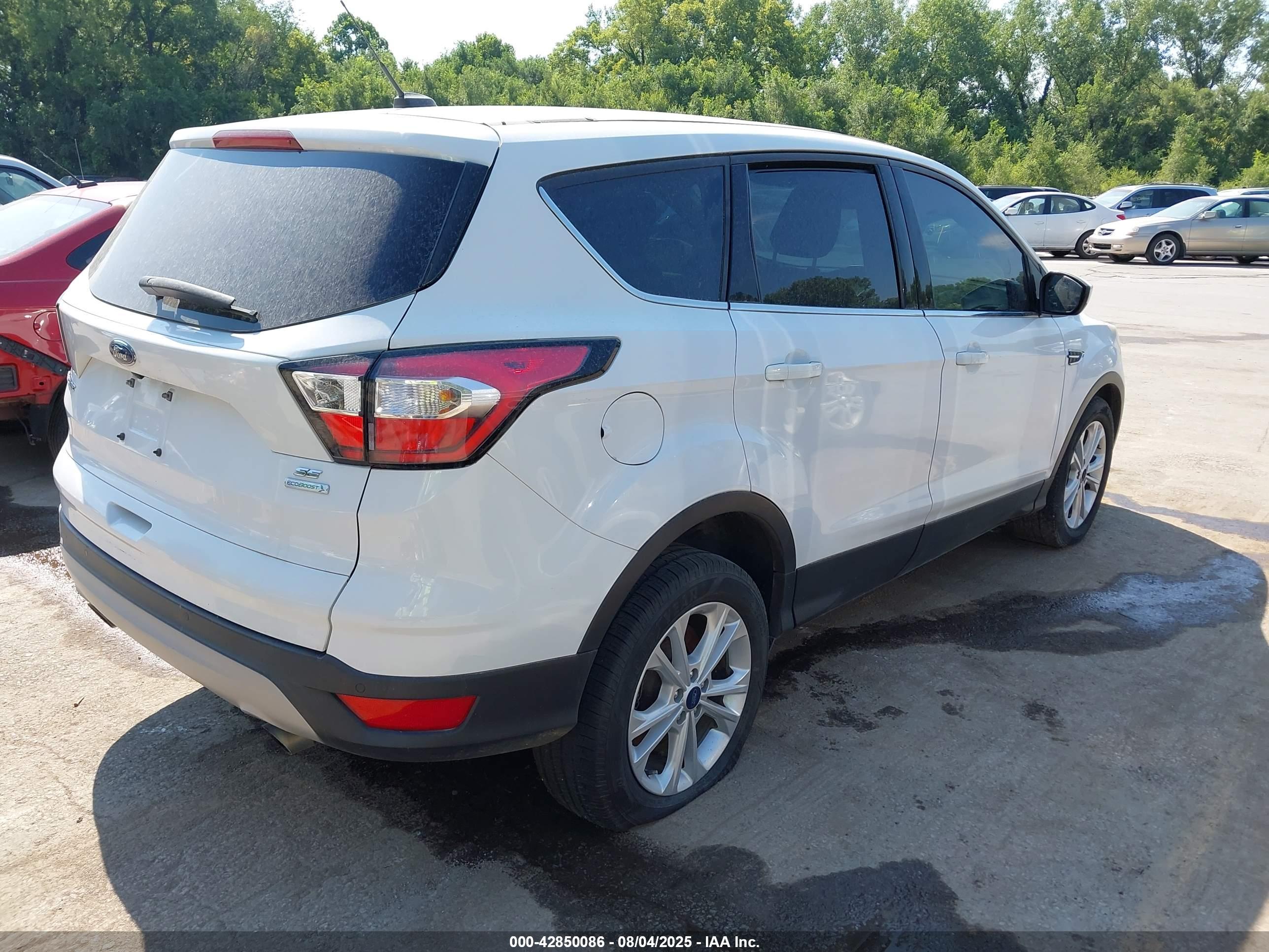 FORD ESCAPE image 4