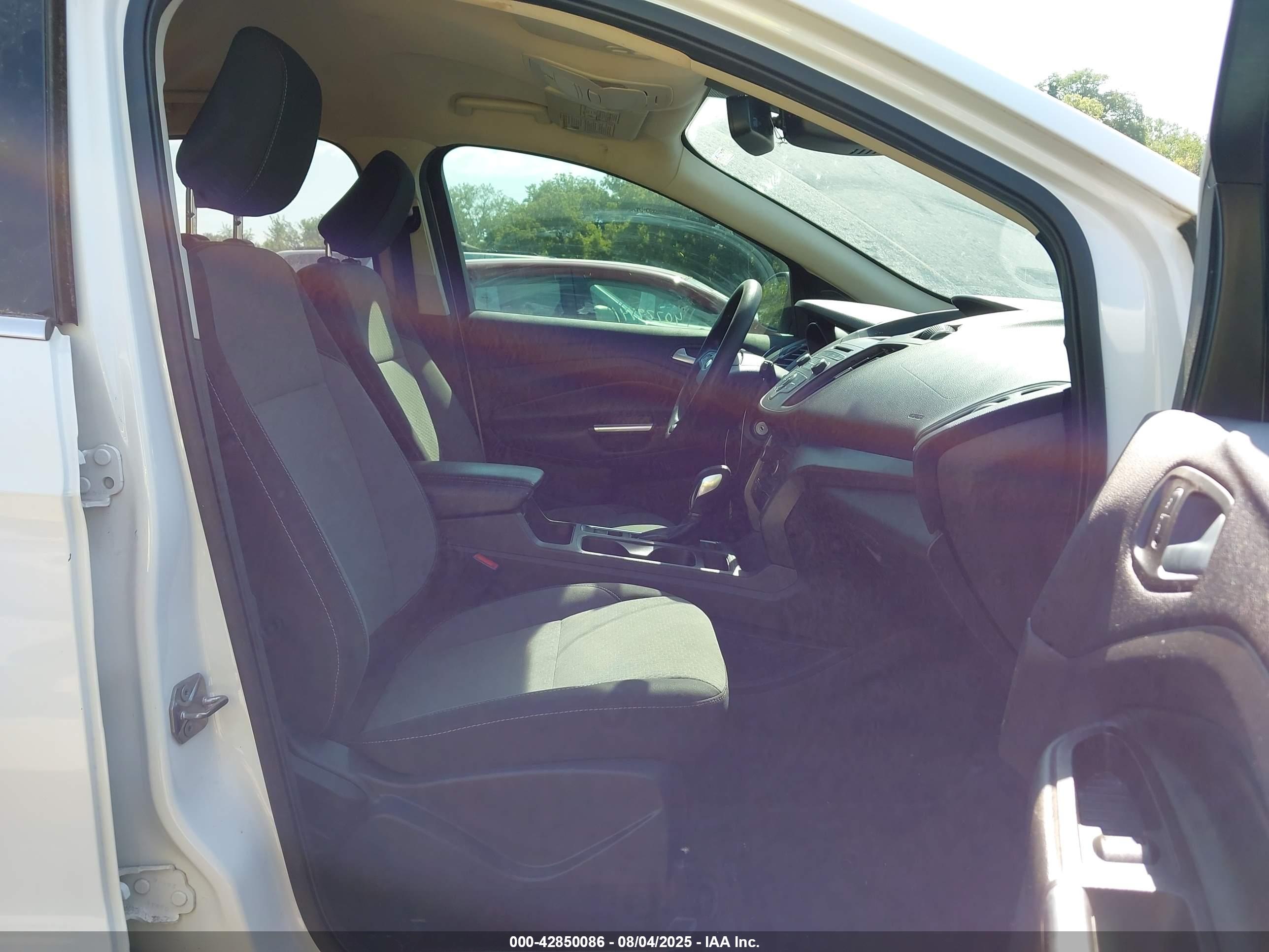 FORD ESCAPE image 5
