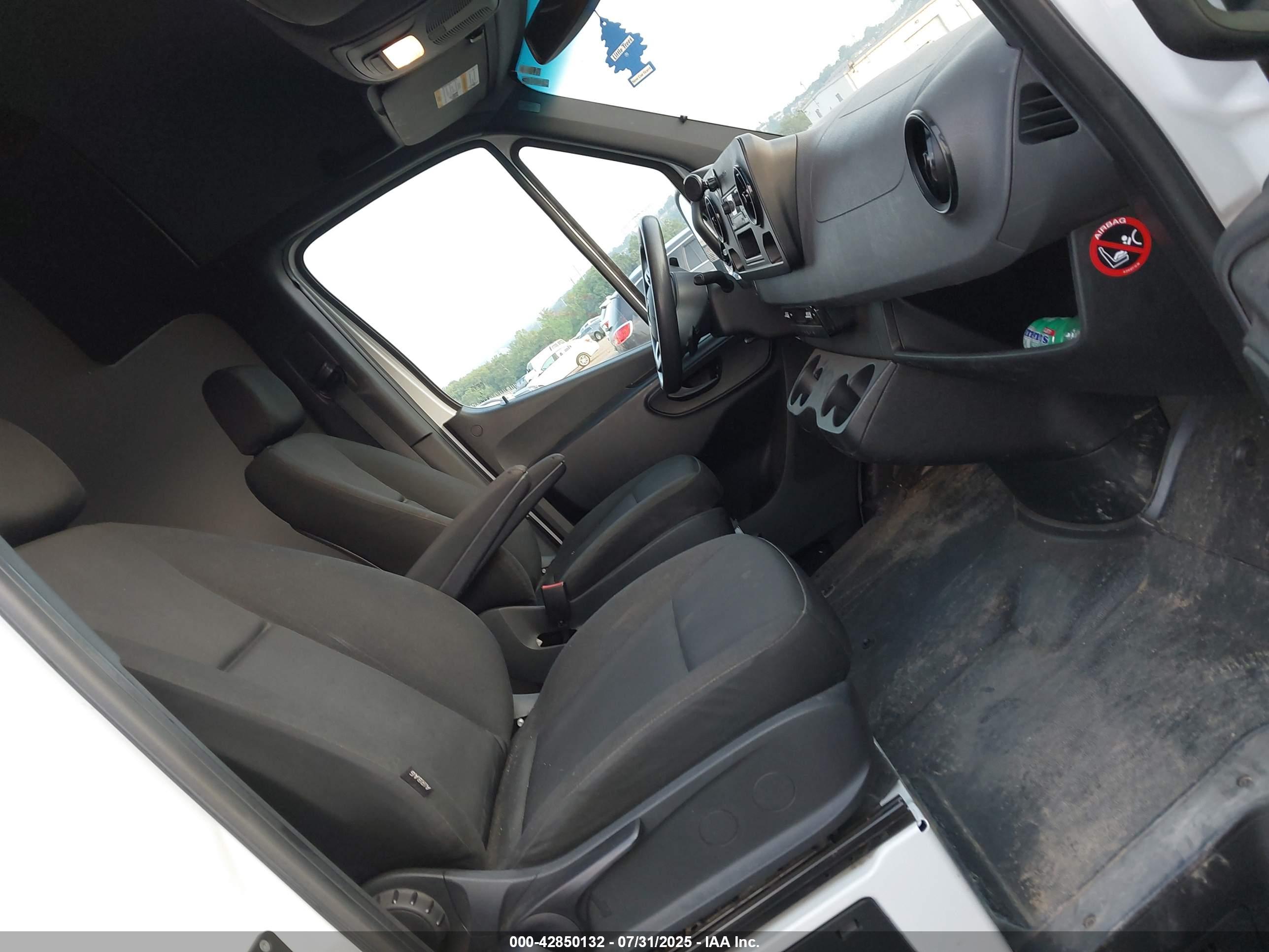 MERCEDES-BENZ SPRINTER image 5
