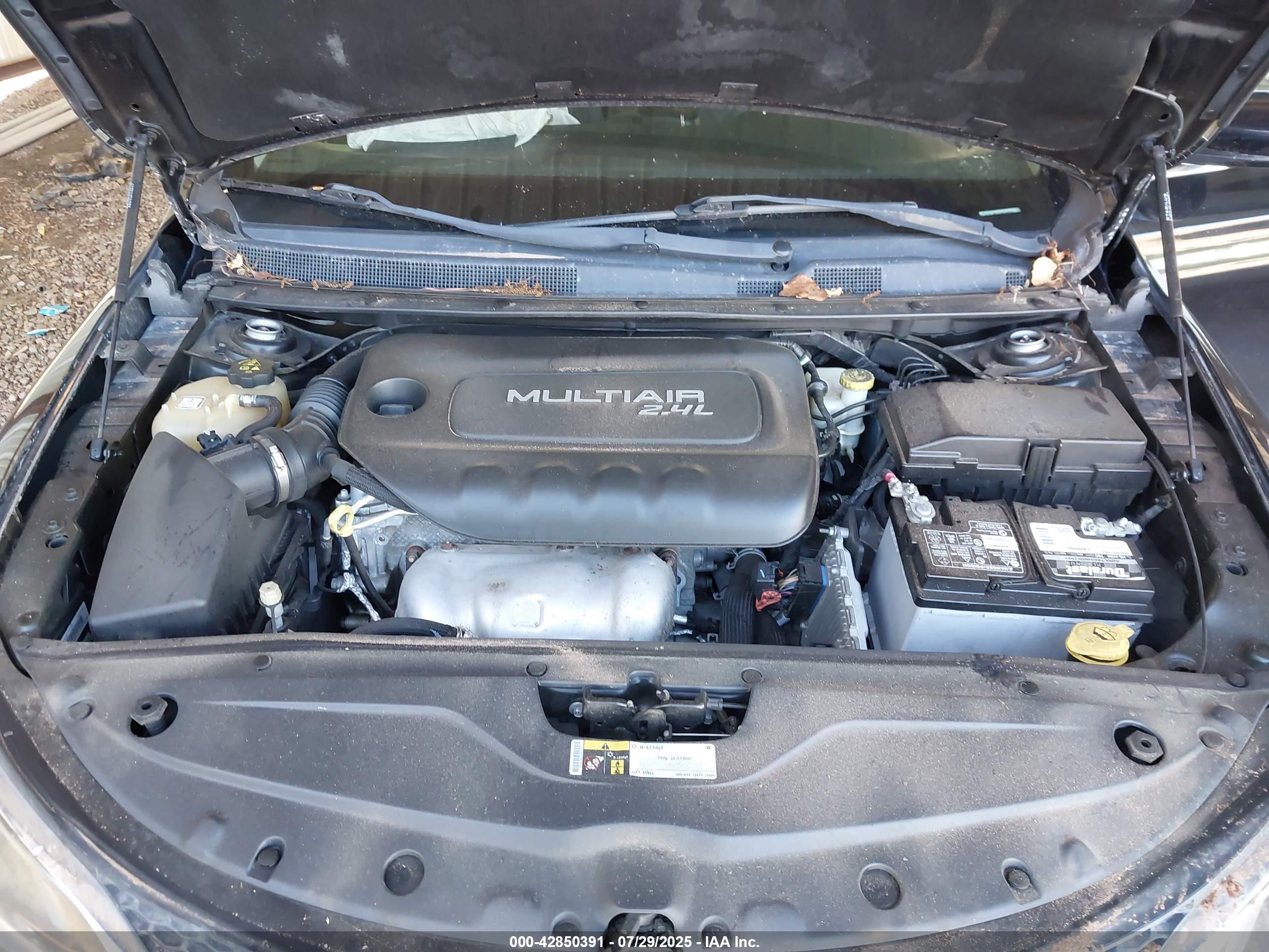 CHRYSLER 200 image 10