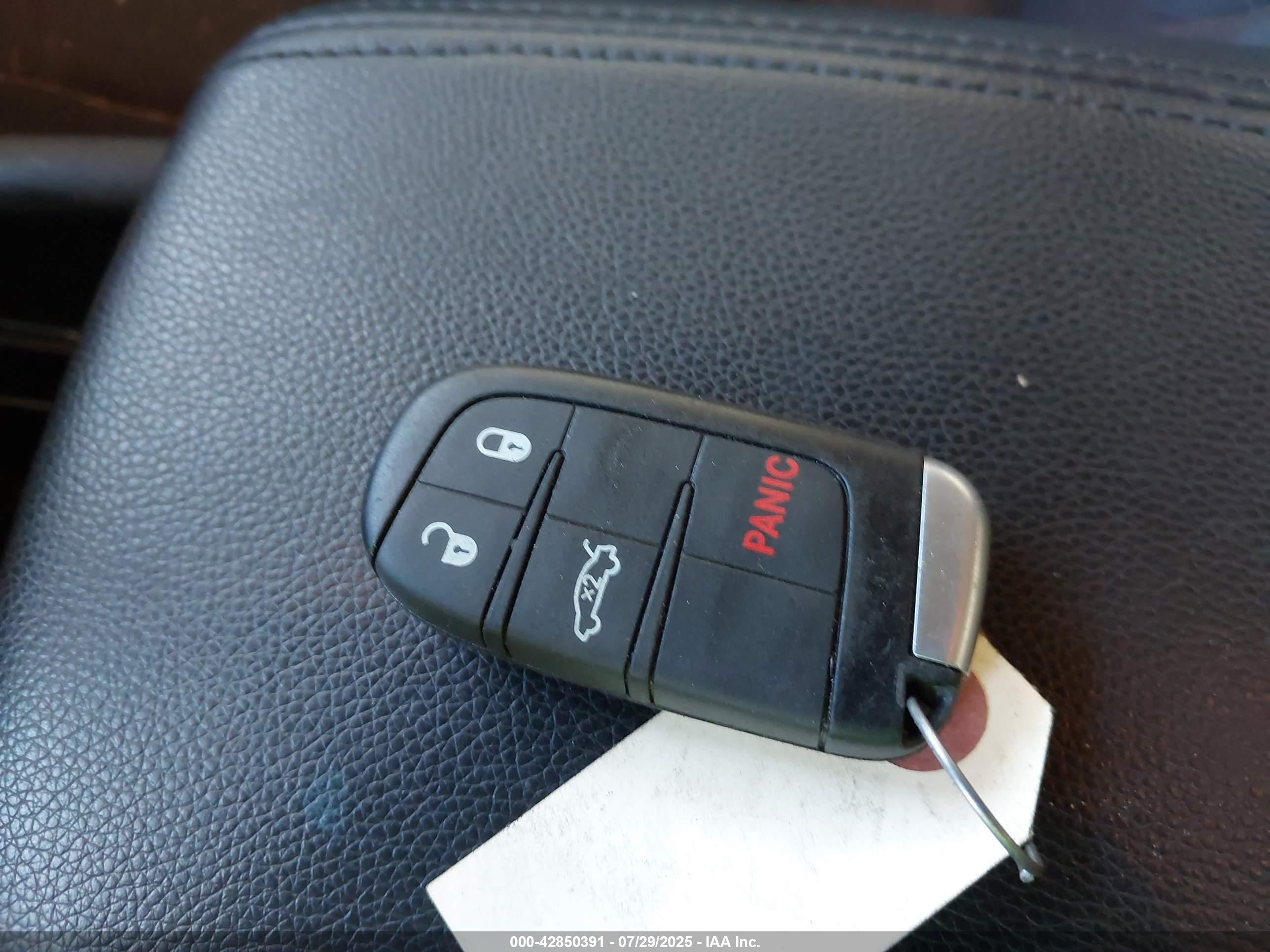 CHRYSLER 200 image 11