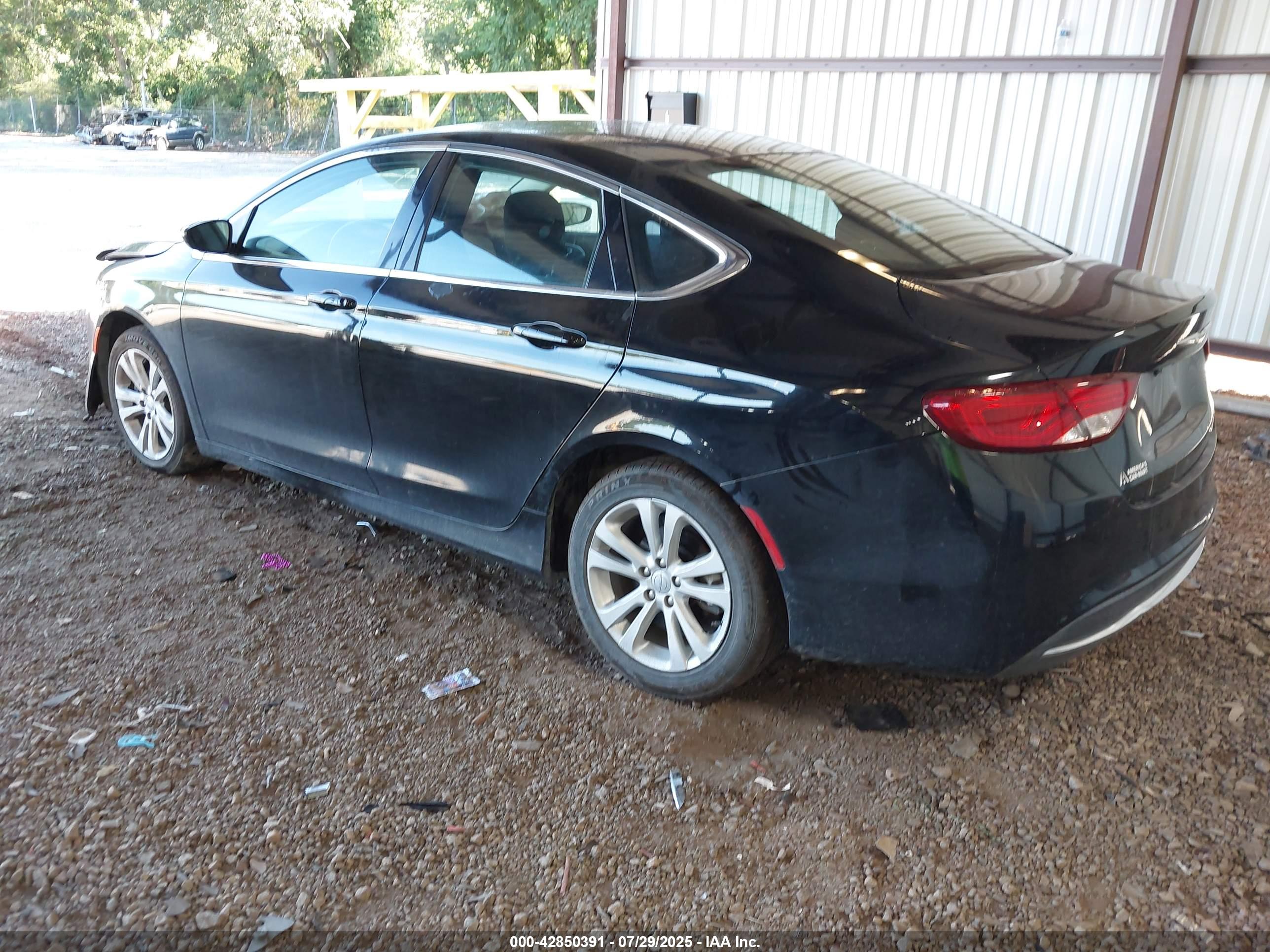 CHRYSLER 200 image 3