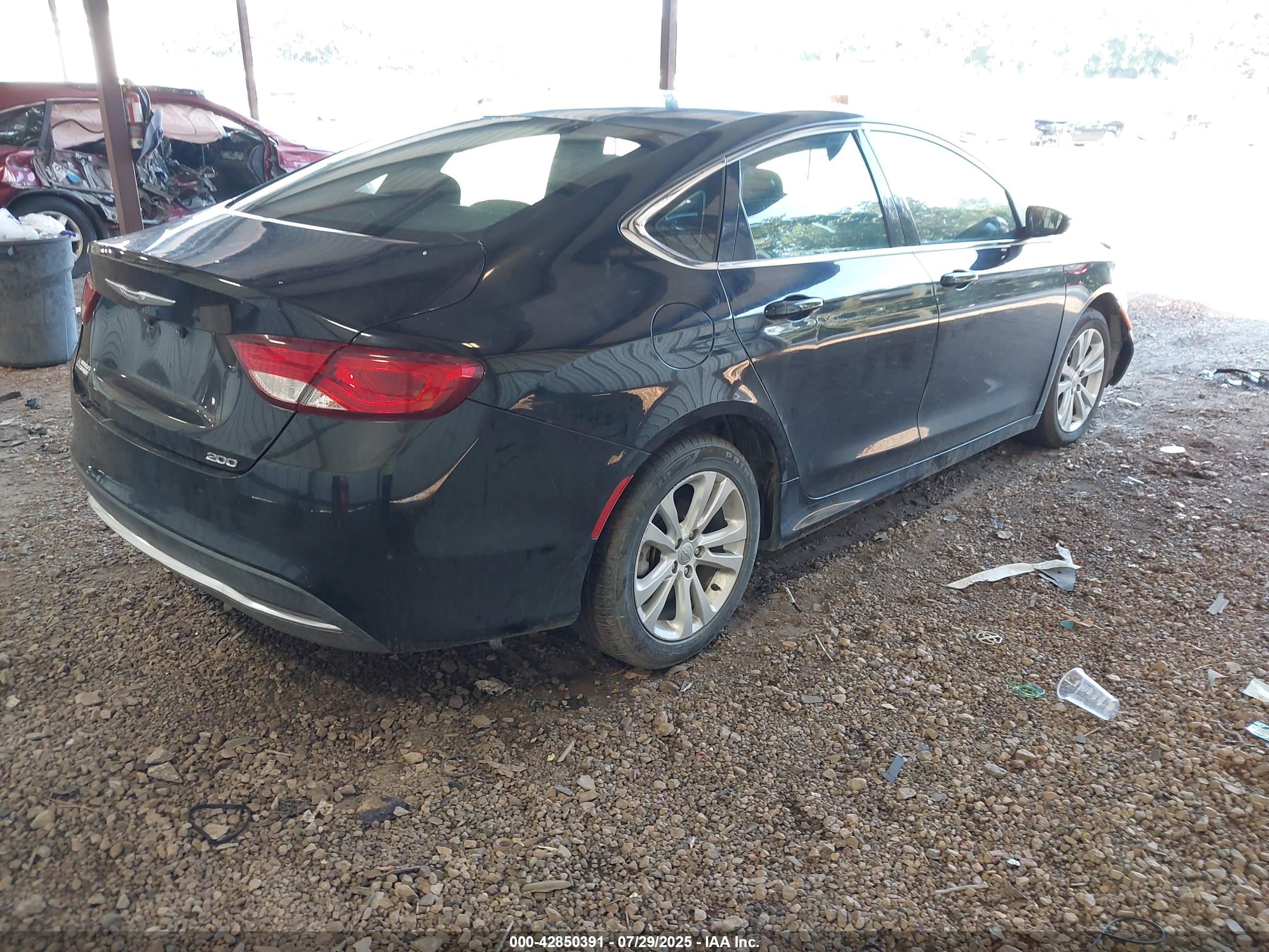 CHRYSLER 200 image 4