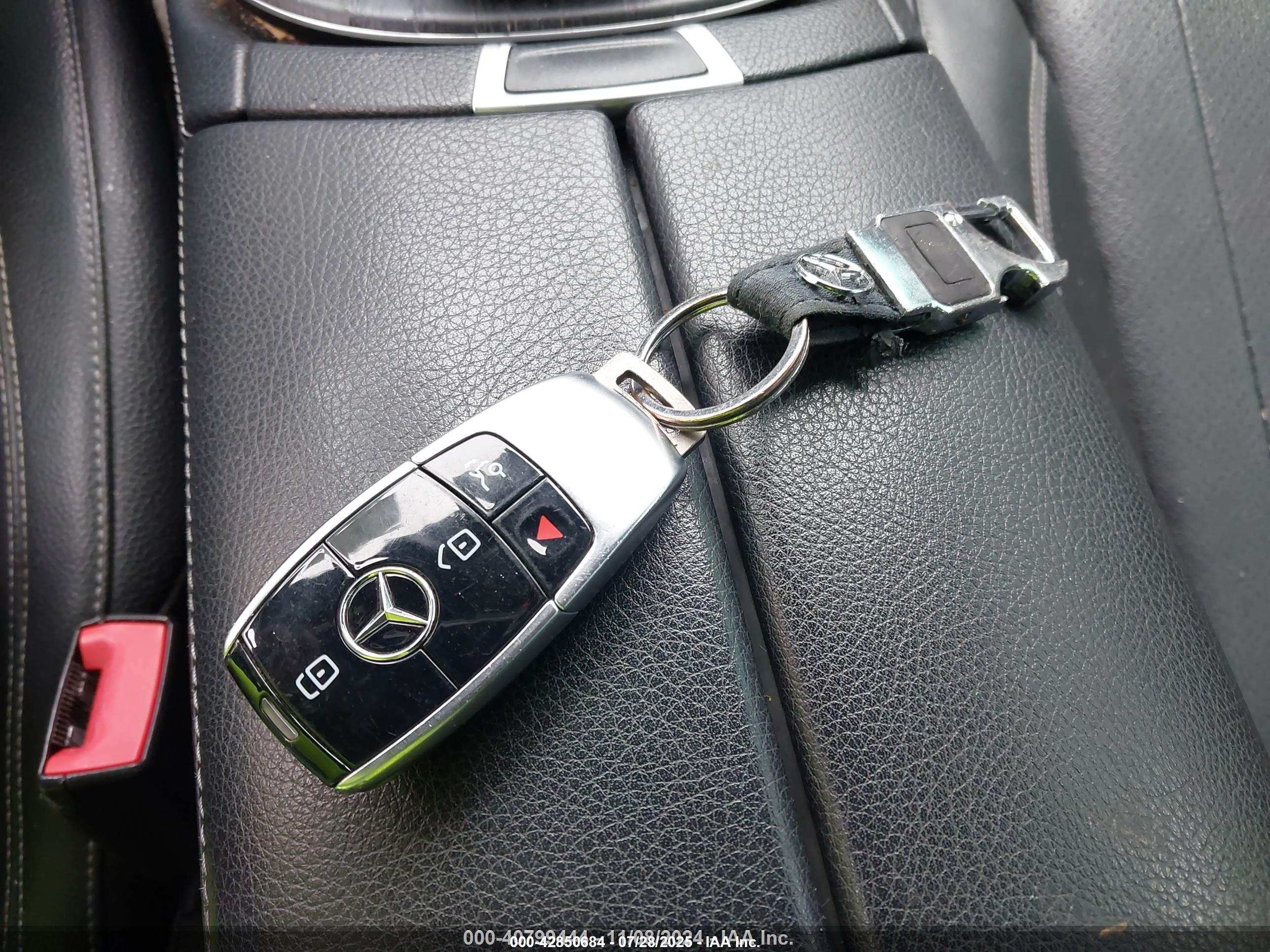 MERCEDES-BENZ E image 11
