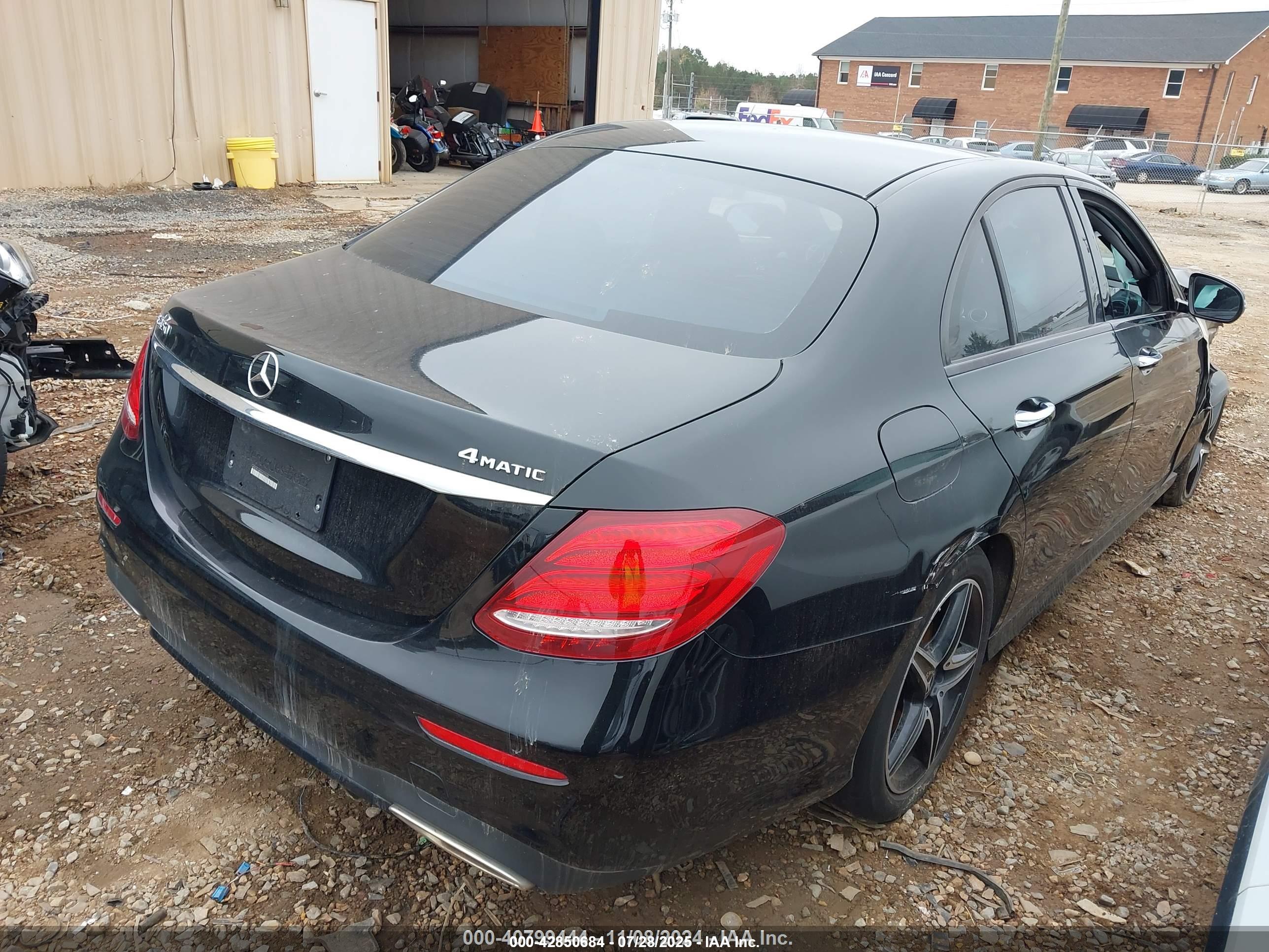 MERCEDES-BENZ E image 4