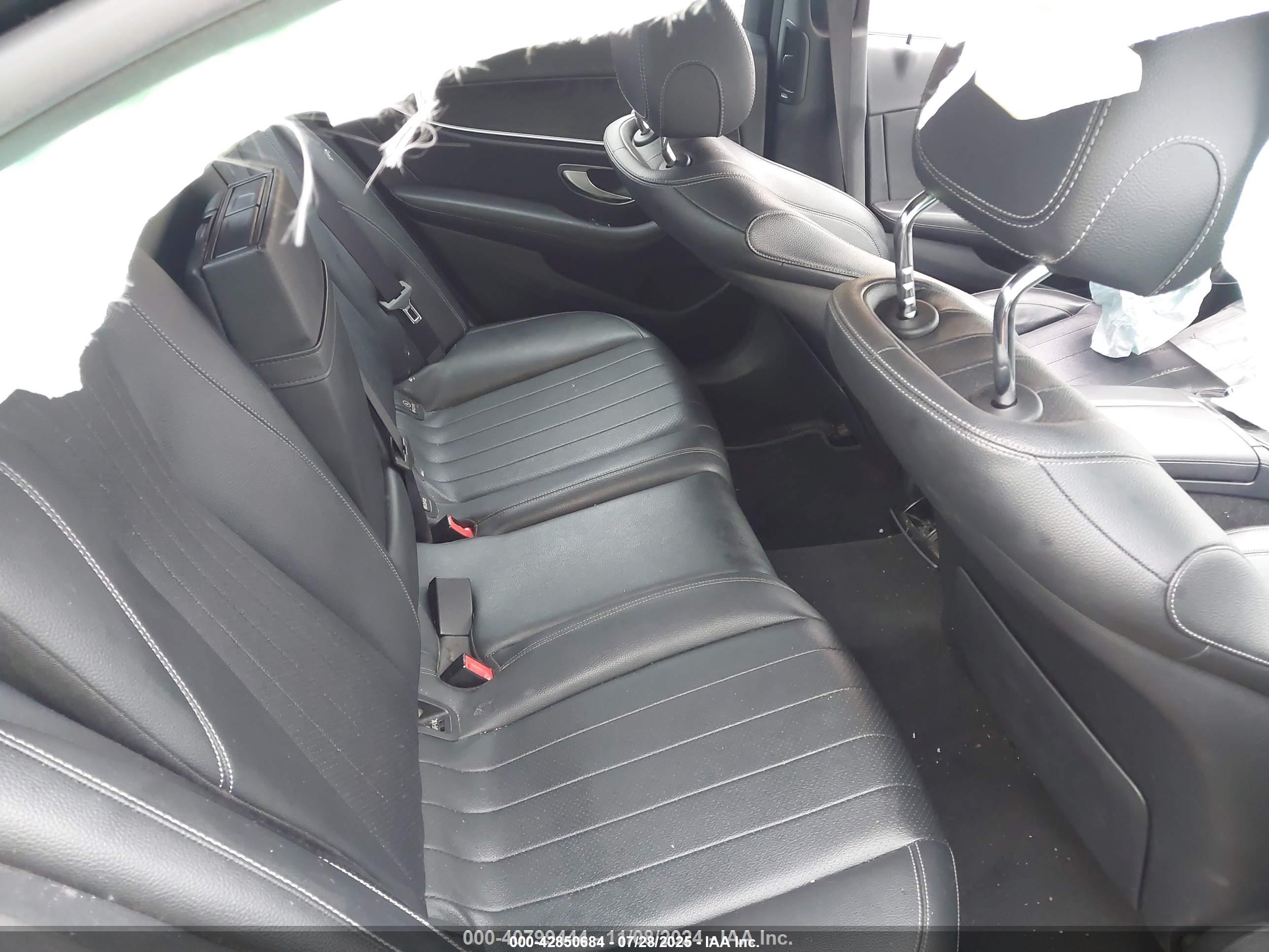 MERCEDES-BENZ E image 8