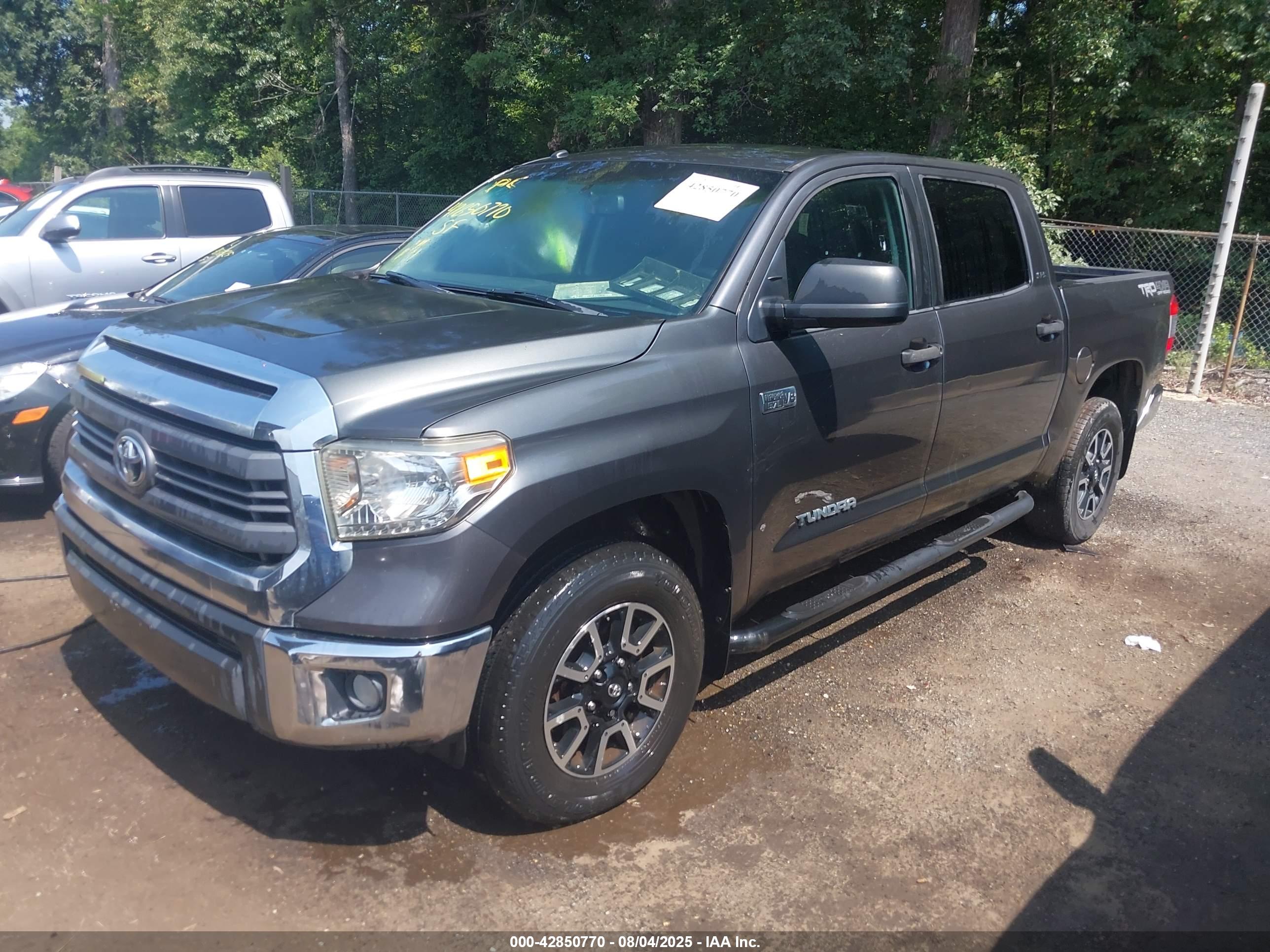 TOYOTA TUNDRA image 2