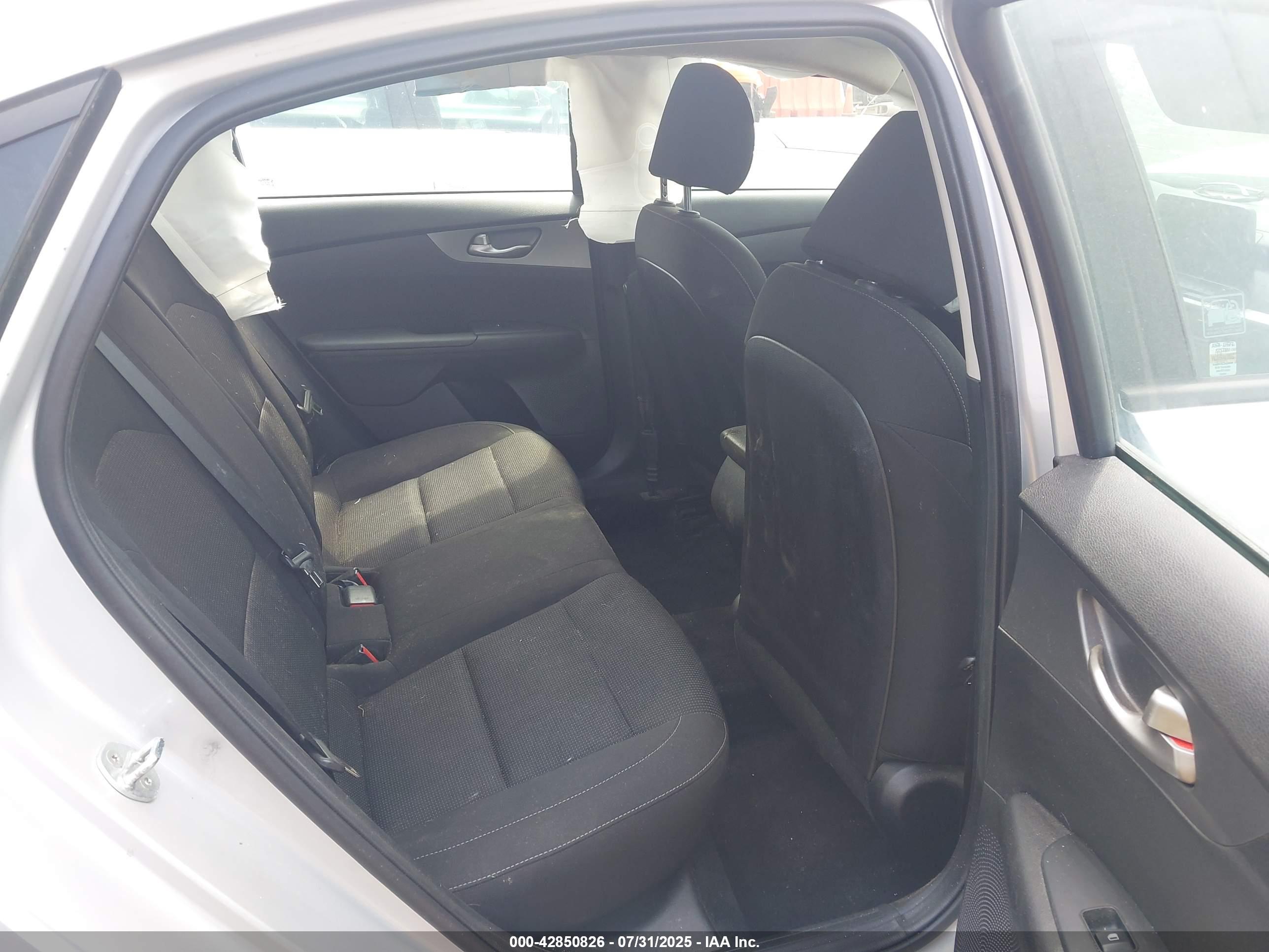 KIA FORTE image 8