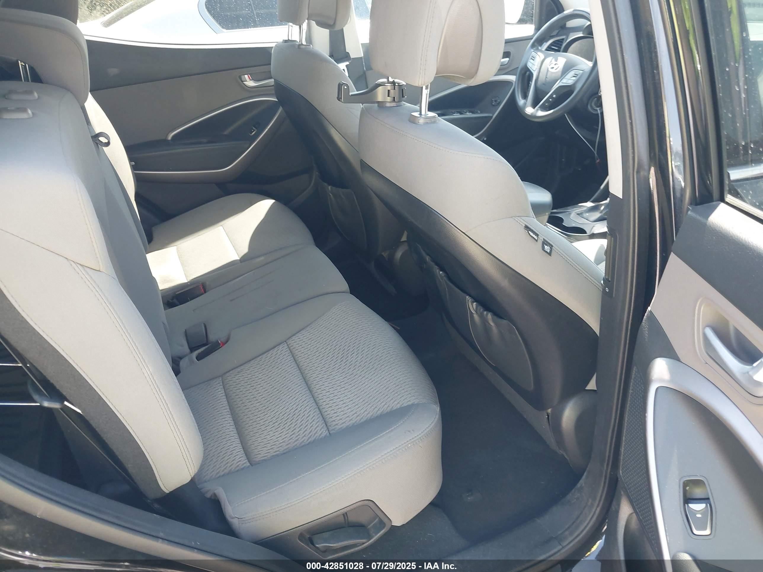 HYUNDAI SANTA image 8