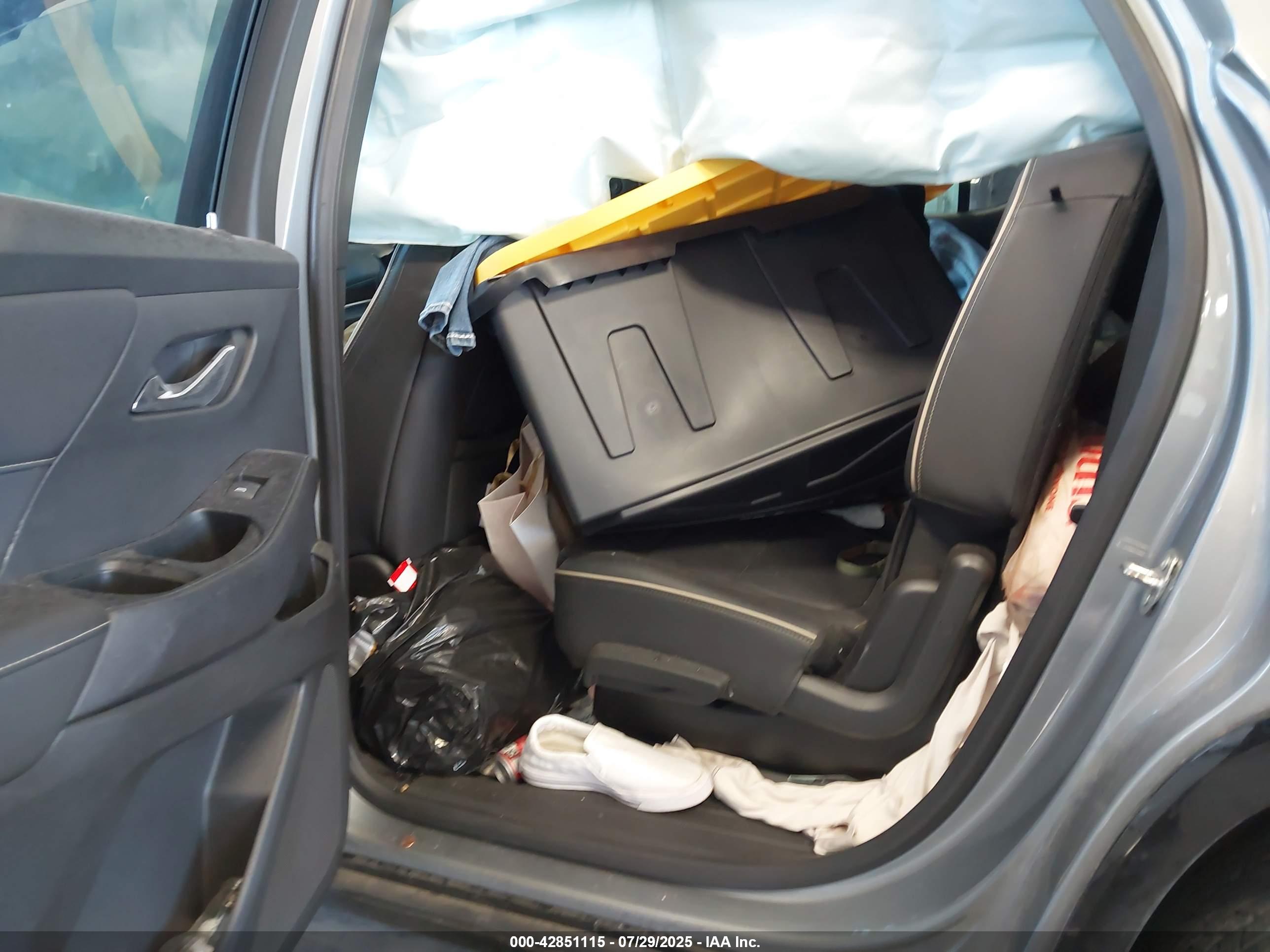 CHEVROLET TRAVERSE image 8