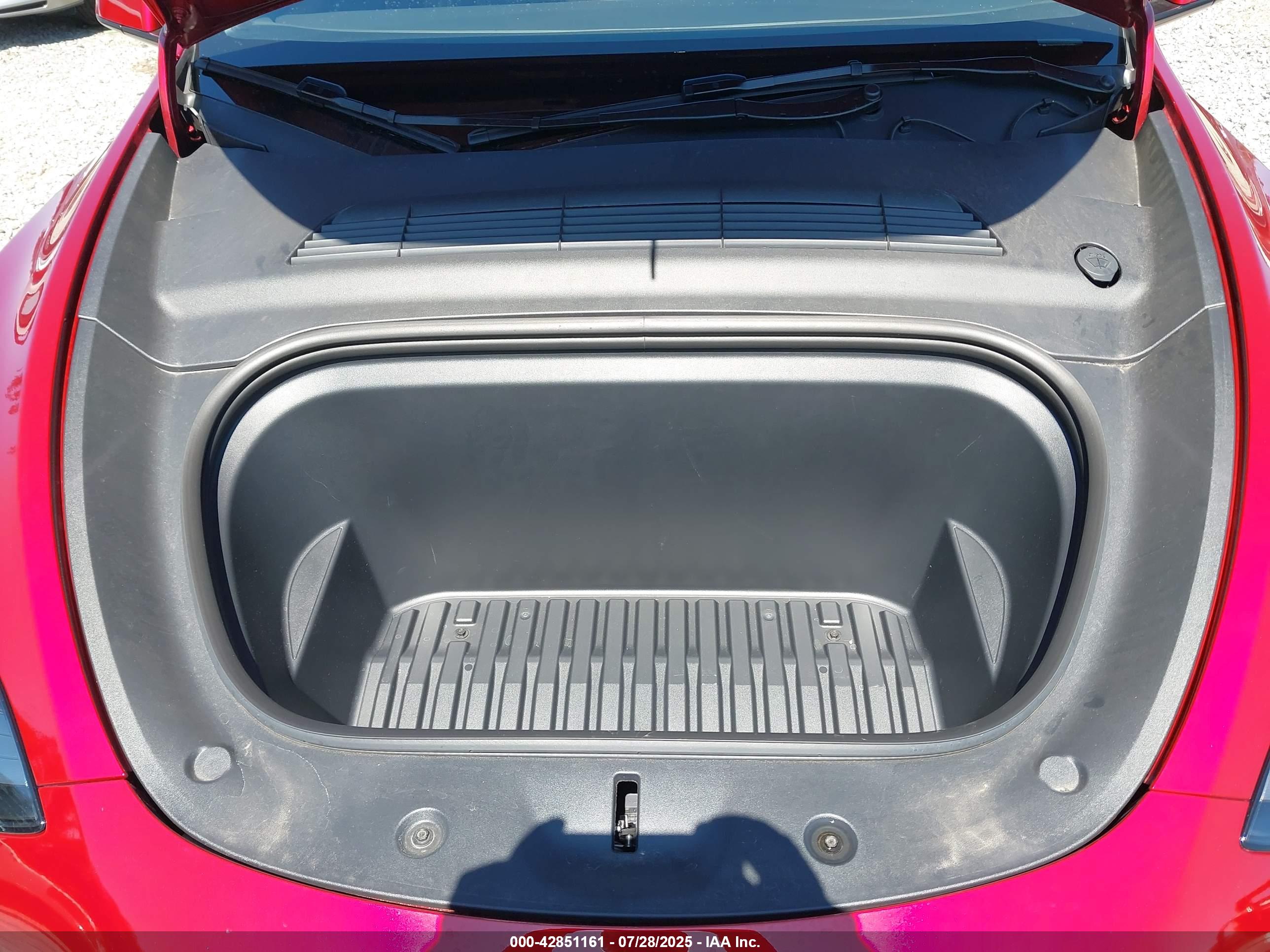 TESLA MODEL image 10