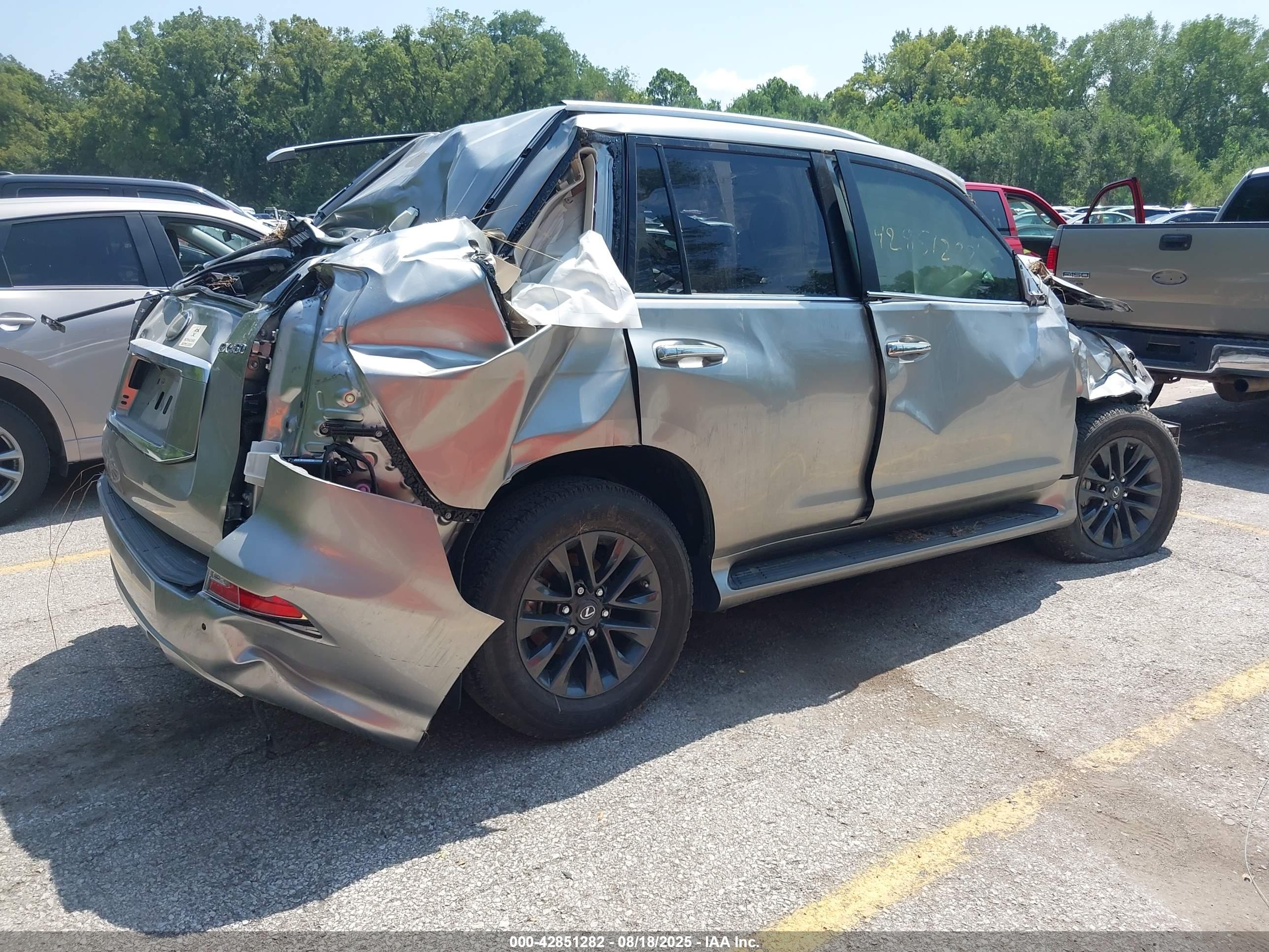 LEXUS GX image 4