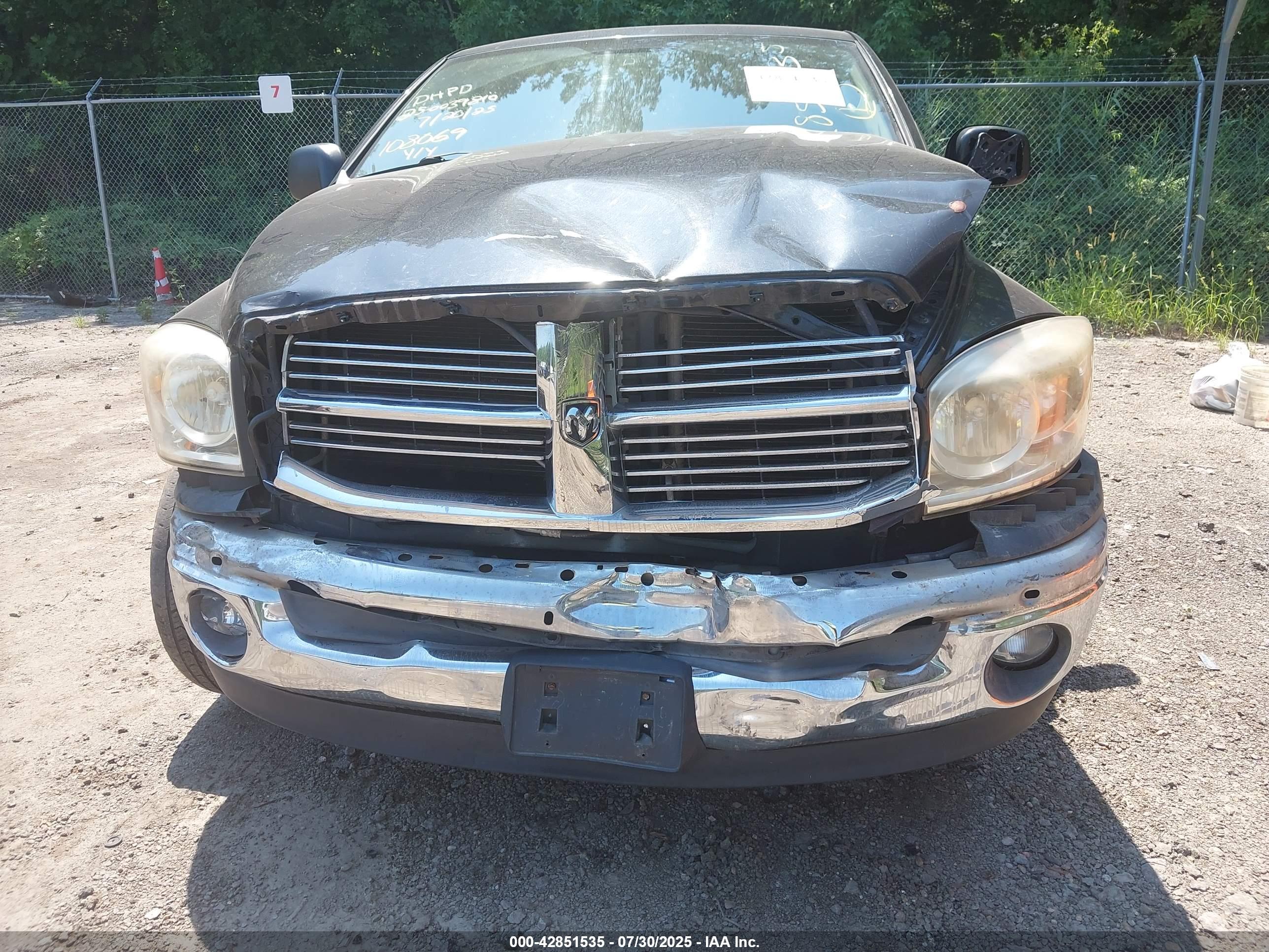 DODGE RAM image 6