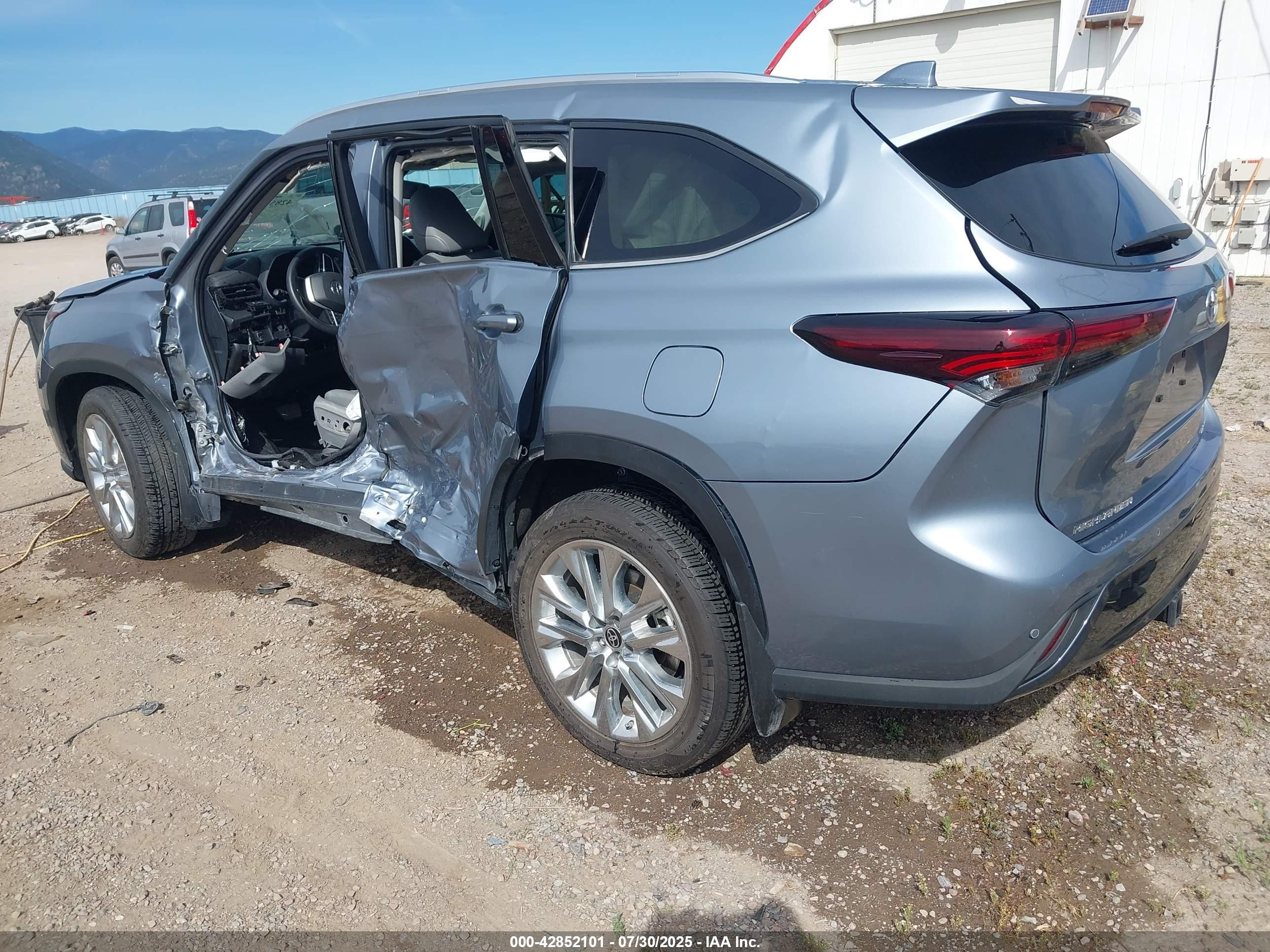 TOYOTA HIGHLANDER image 3