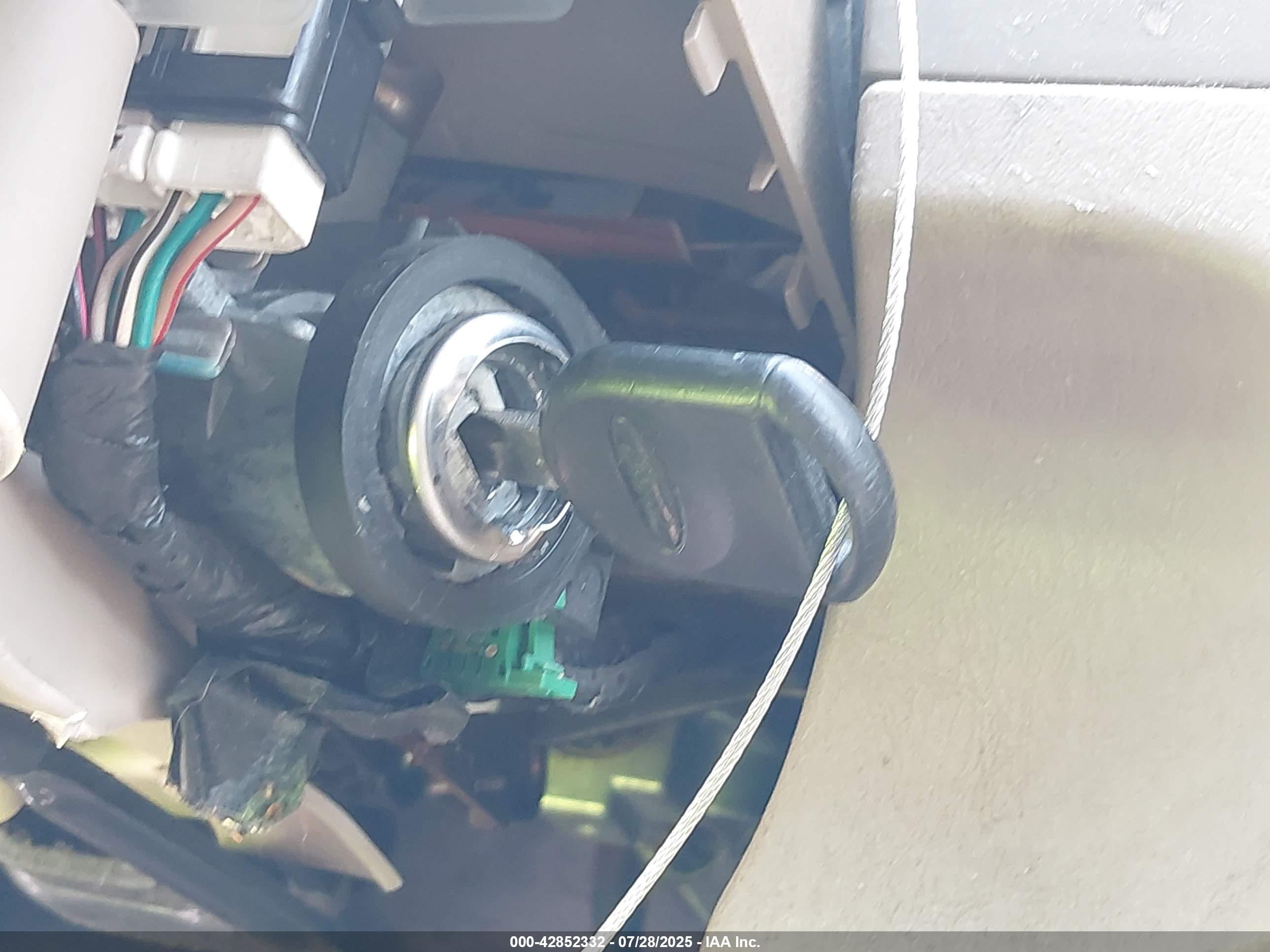 FORD ESCAPE image 11