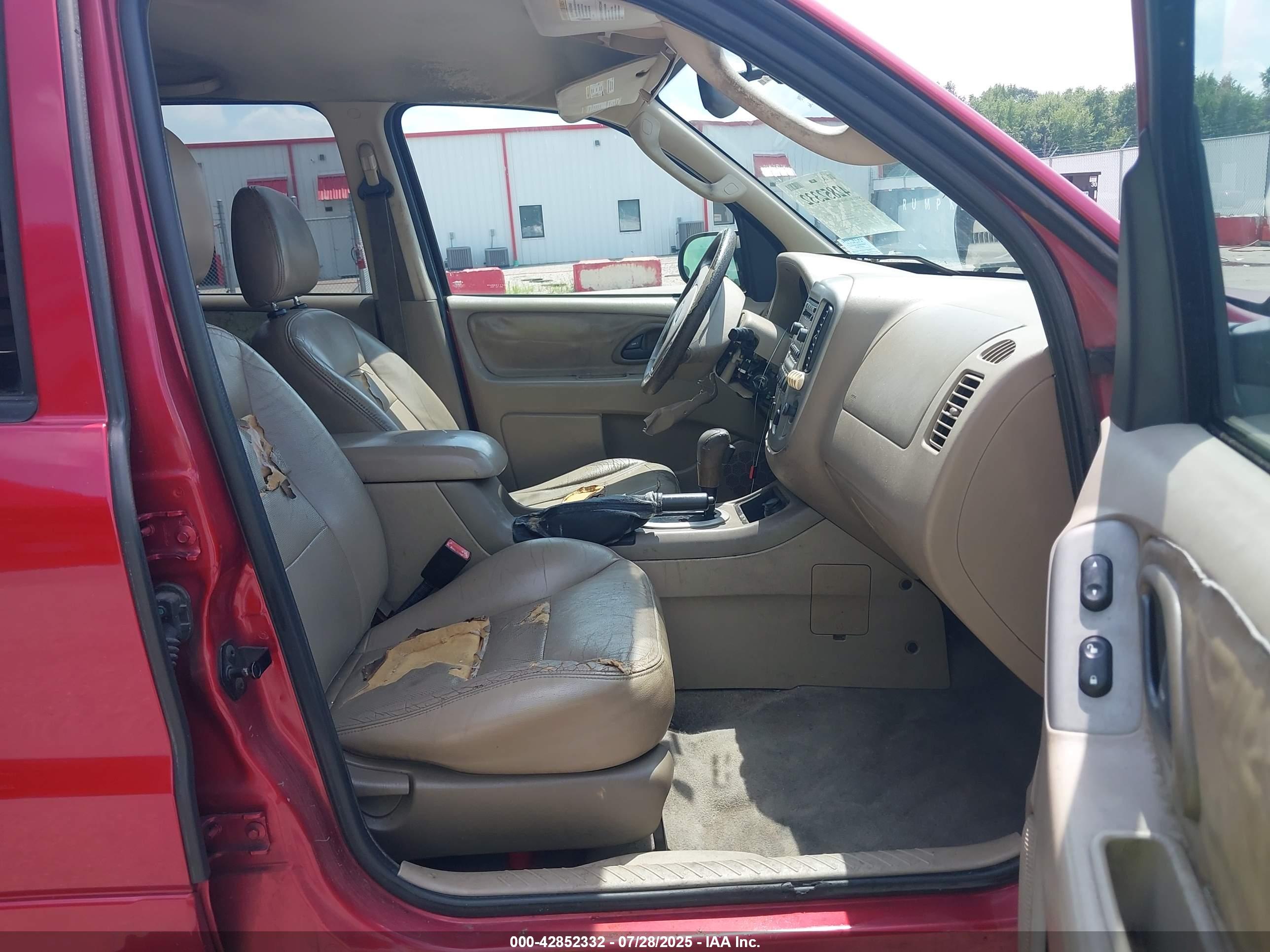 FORD ESCAPE image 5