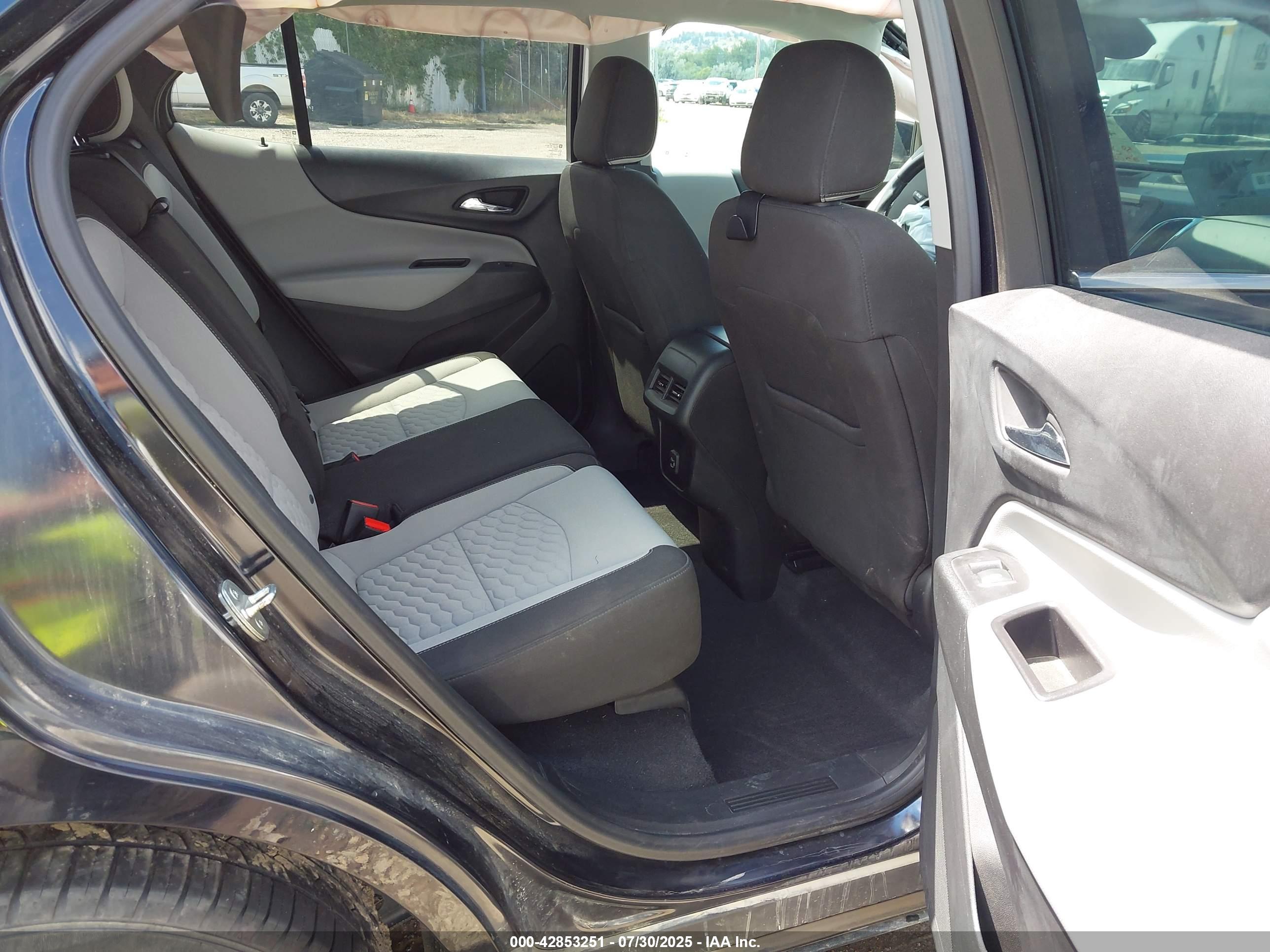 CHEVROLET EQUINOX image 8