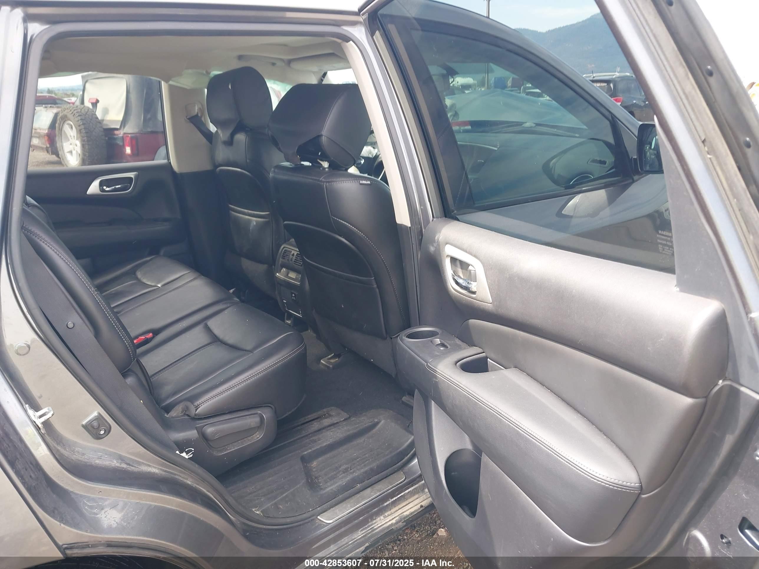 NISSAN PATHFINDER image 8