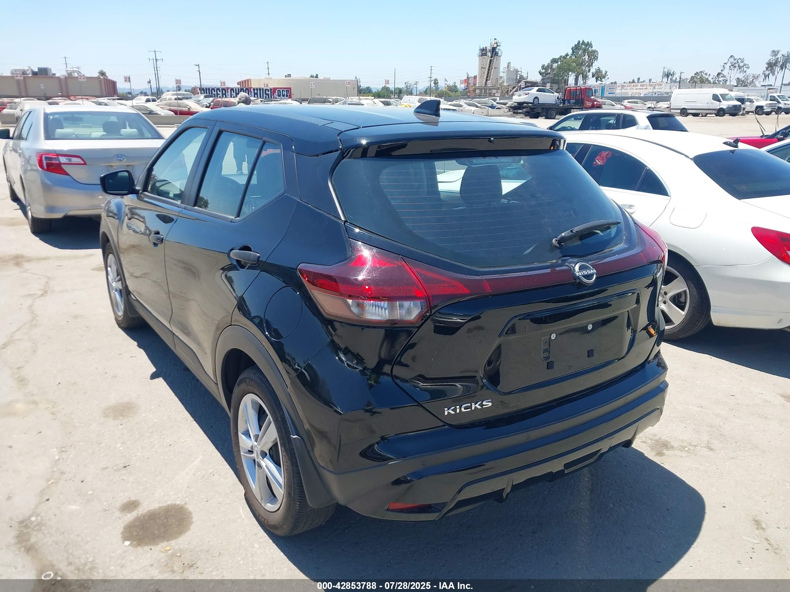 NISSAN KICKS image 3