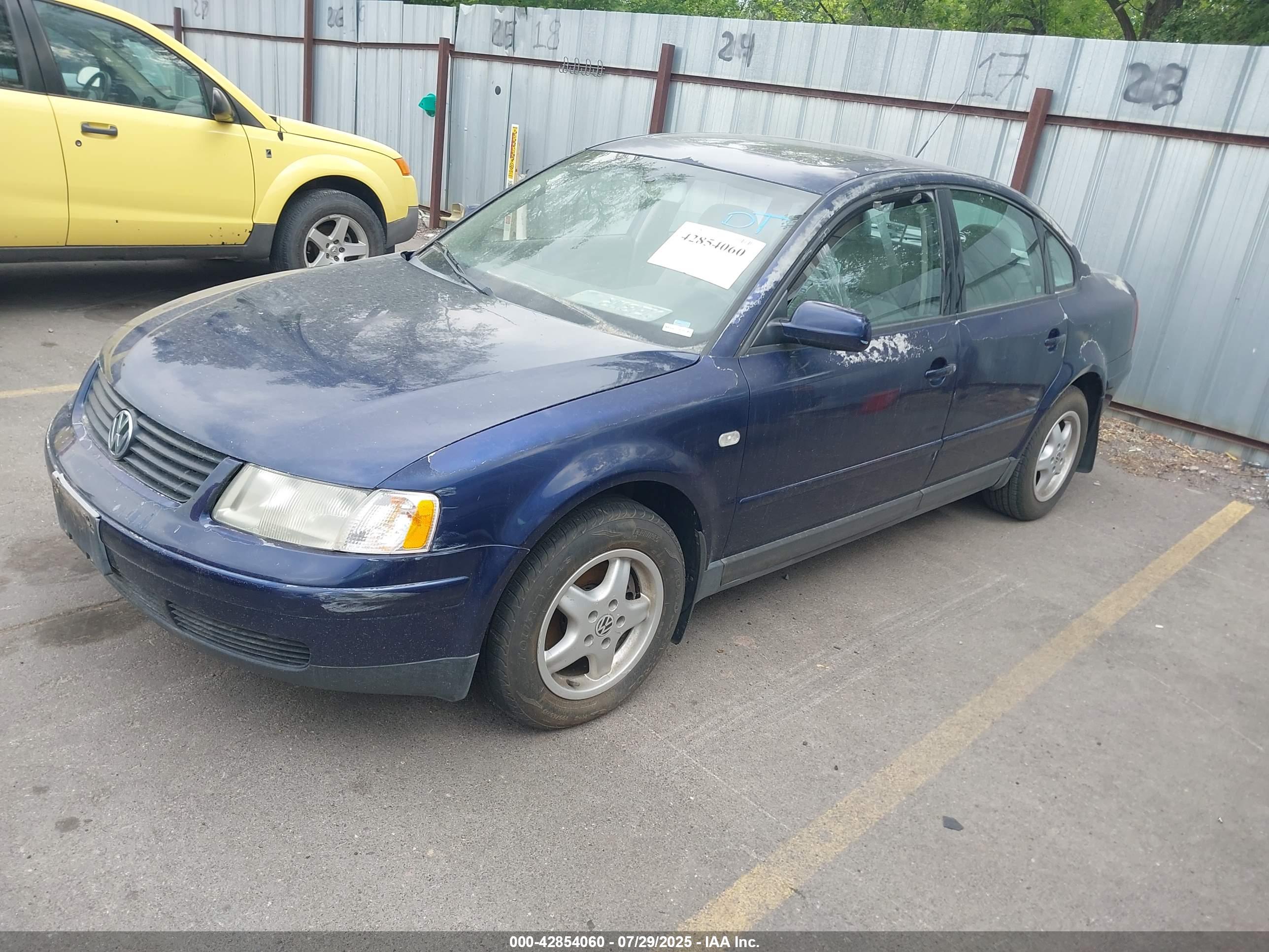 VOLKSWAGEN PASSAT image 2