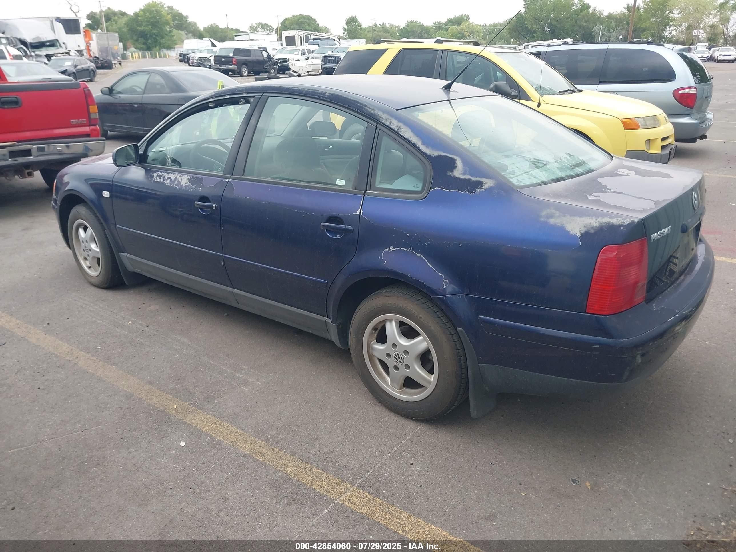 VOLKSWAGEN PASSAT image 3