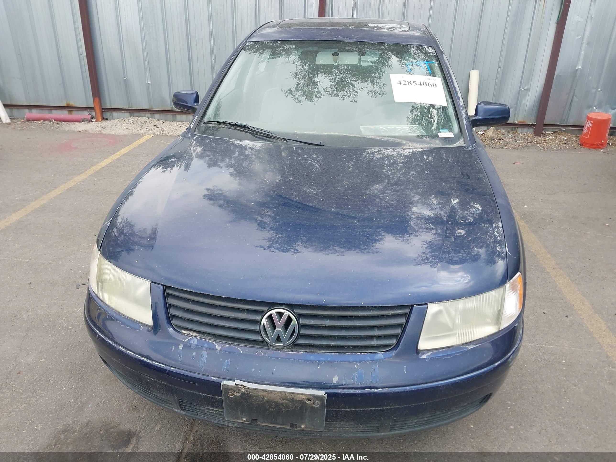 VOLKSWAGEN PASSAT image 6