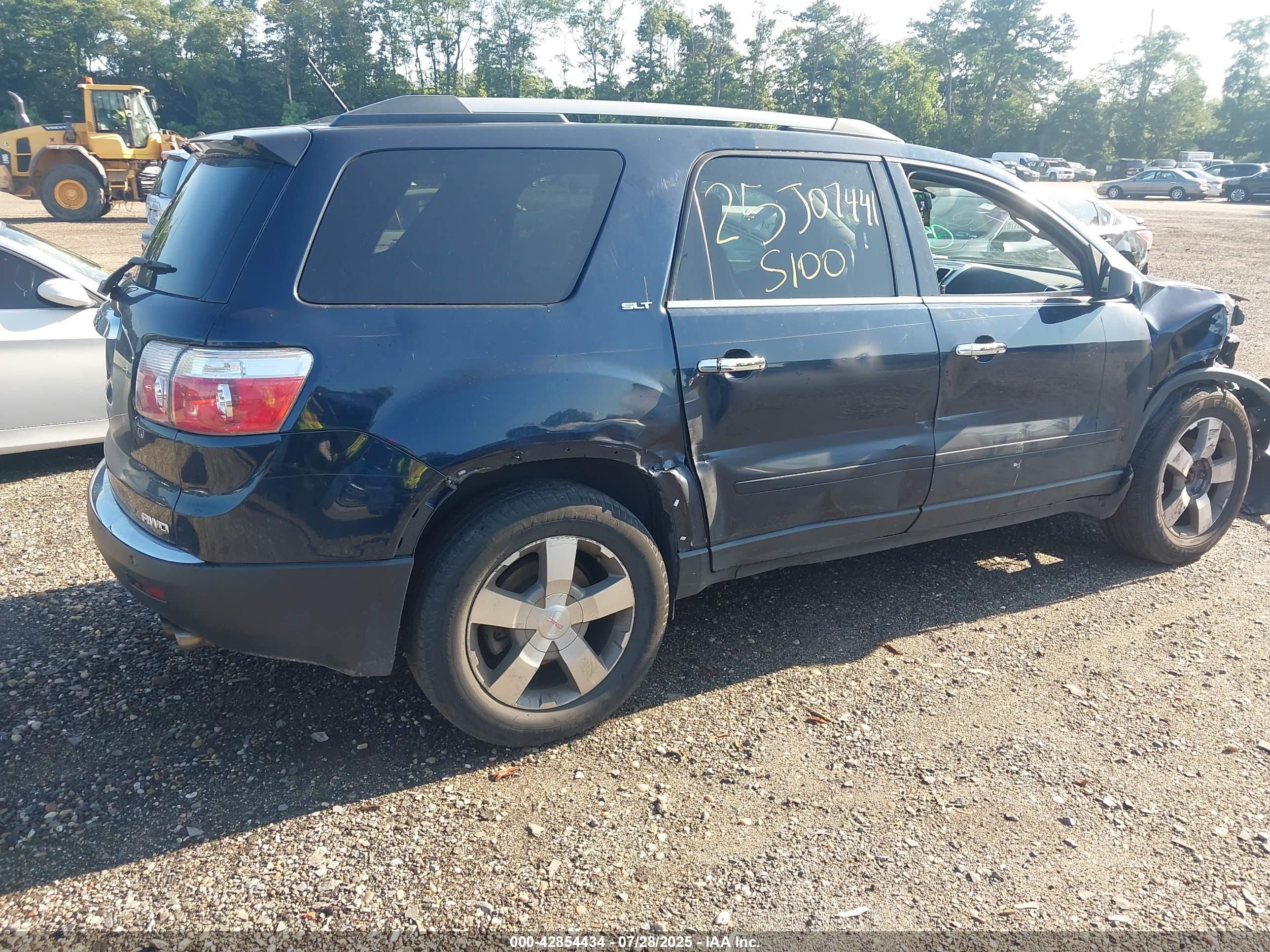GMC ACADIA image 4