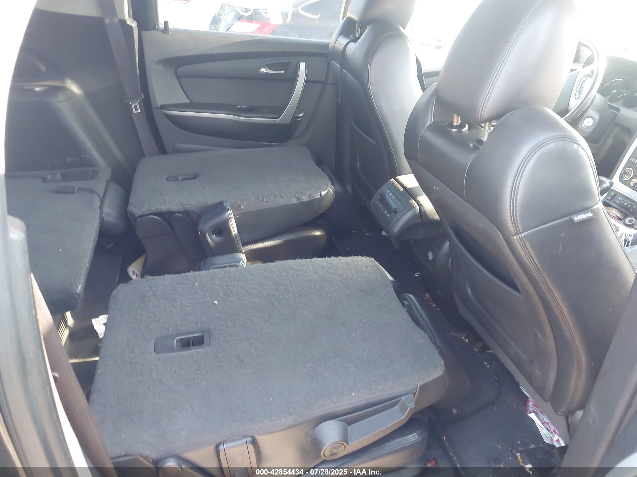 GMC ACADIA image 8