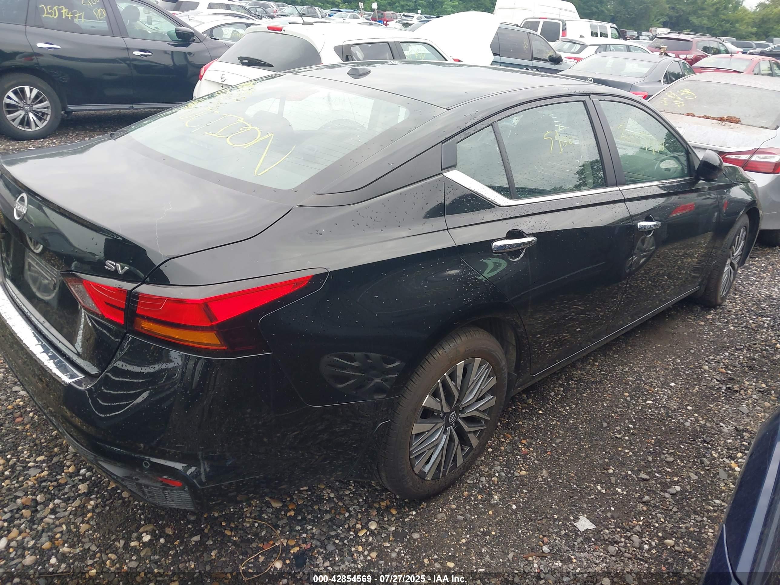 NISSAN ALTIMA image 4