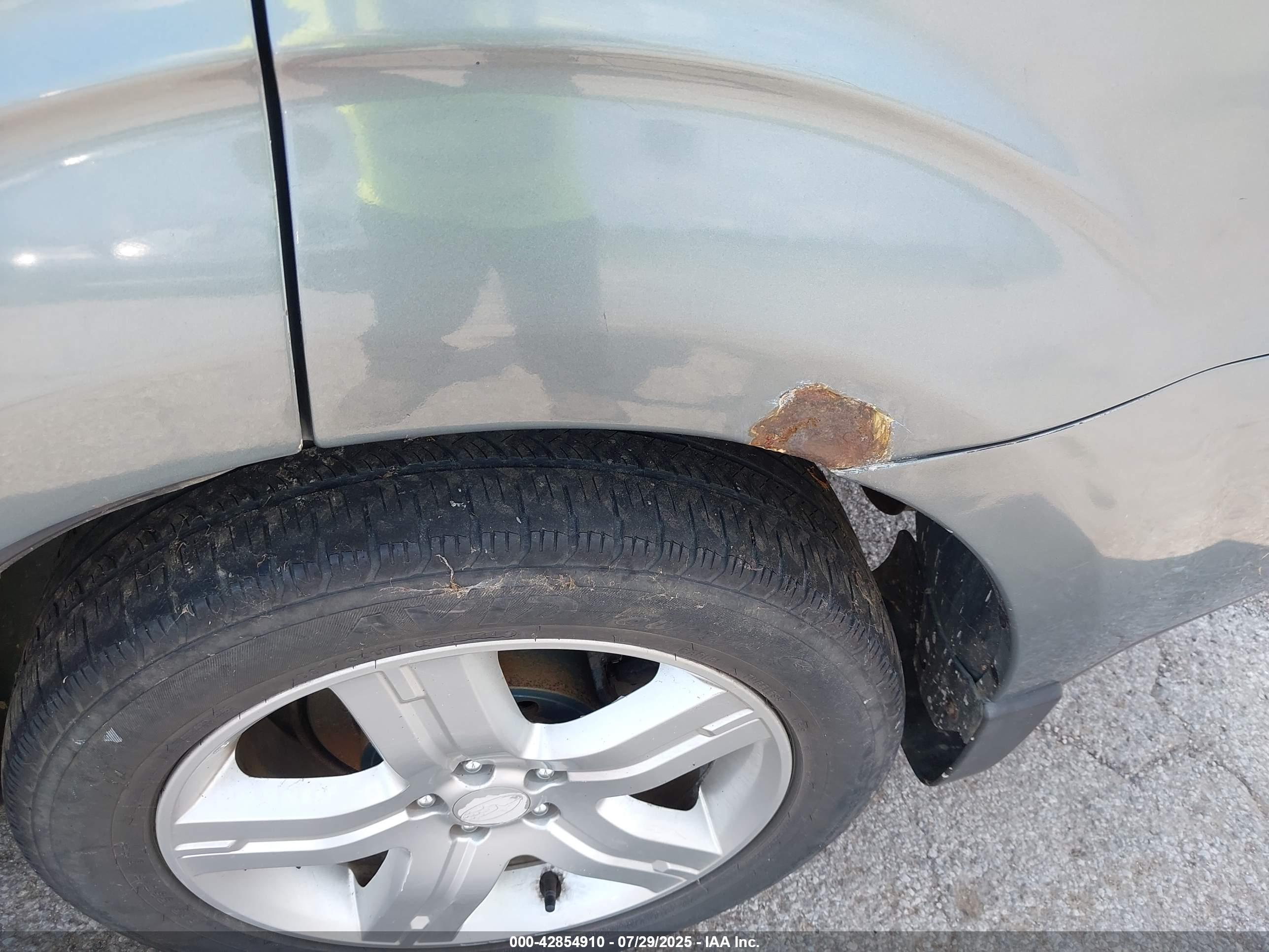 SUBARU FORESTER image 6