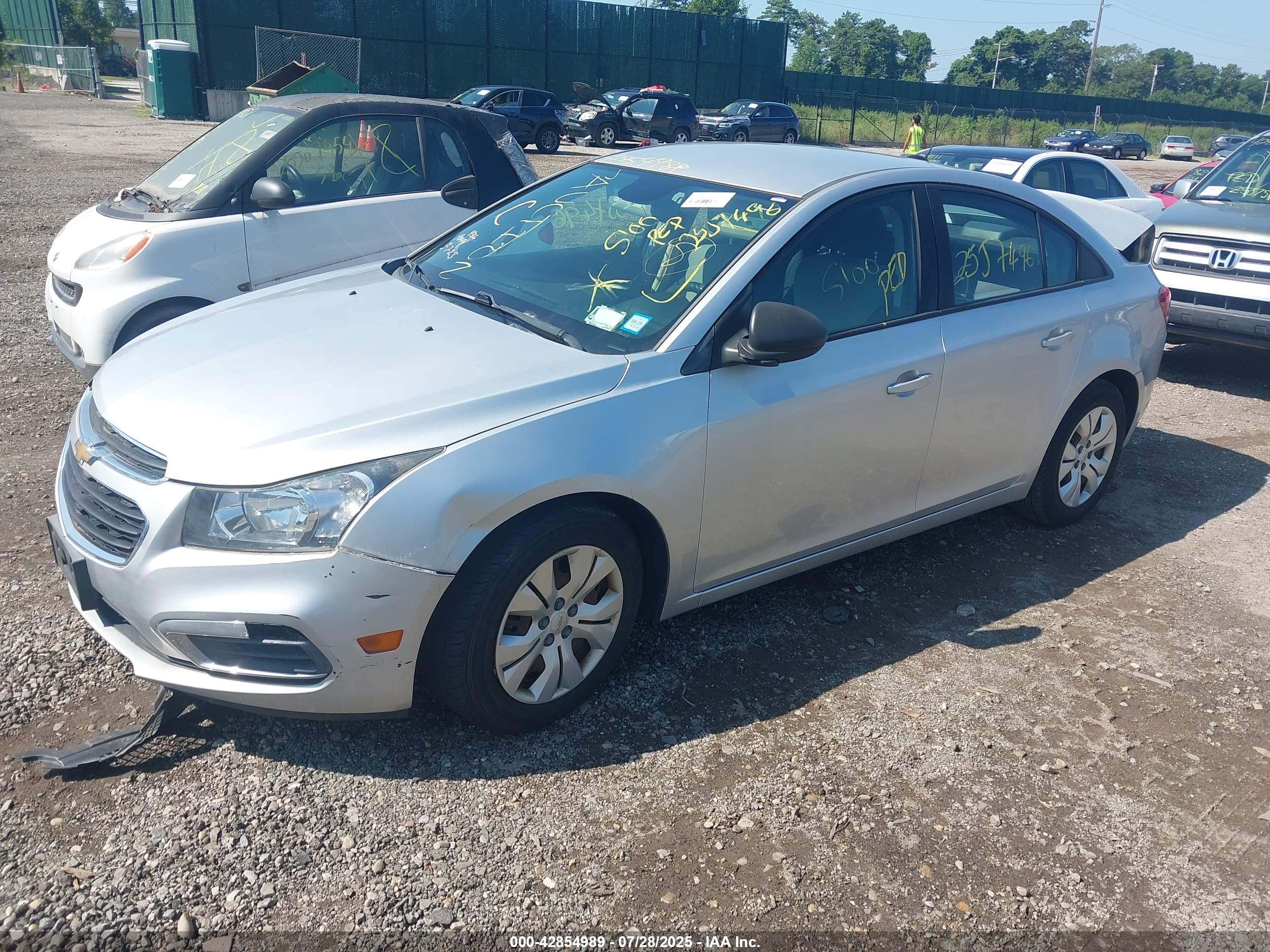 CHEVROLET CRUZE image 2